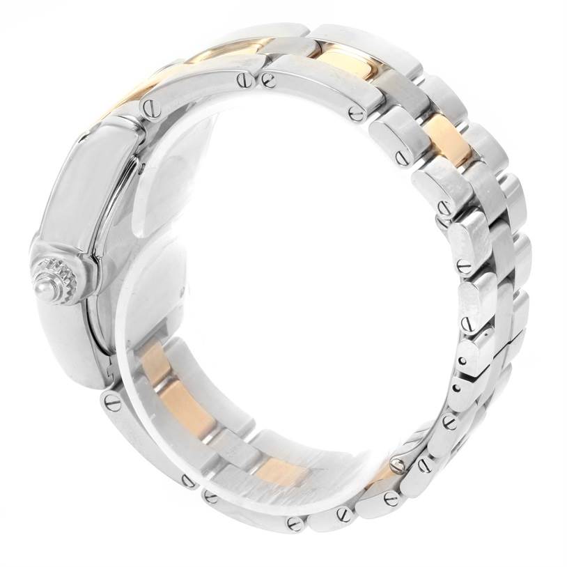 The image shows the side and bracelet of a Cartier Roadster W62026Y4 Women's Steel and Gold (two tone) Silver Dial W62026Y4 Women's Steel and Gold (two tone) Silver Dial watch, highlighting its links and clasp mechanism.