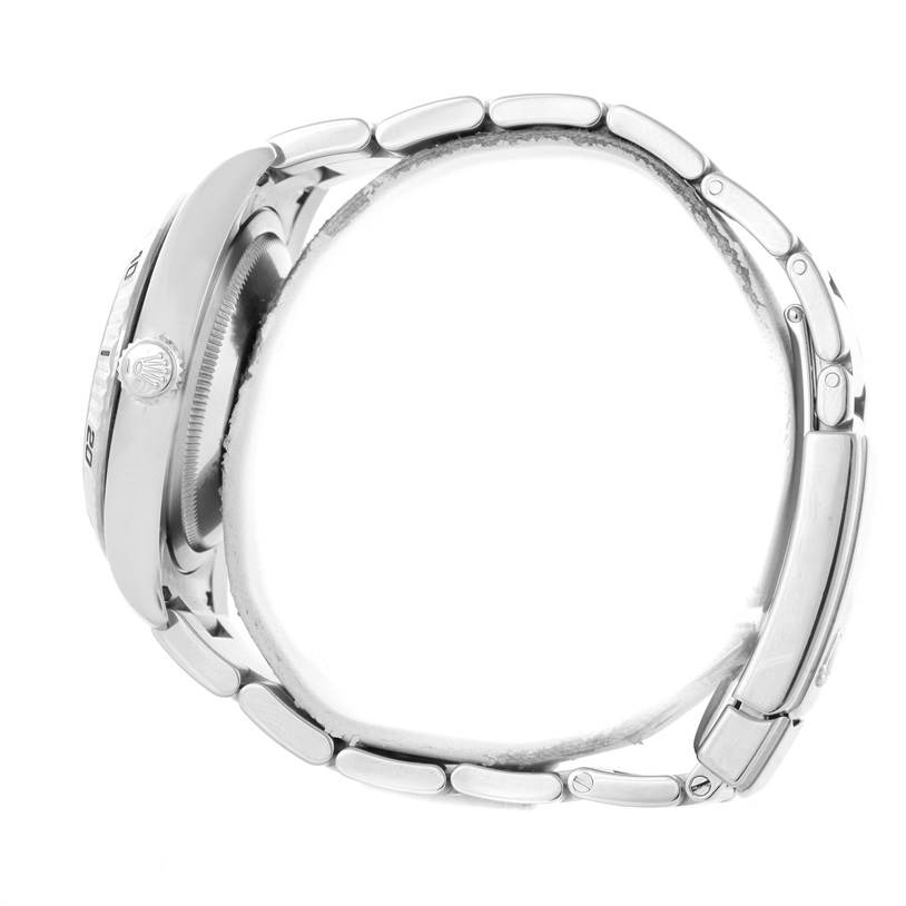 This side view of the Rolex Turn-o-Graph 116264 Men
s Stainless Steel White Dial 116264 Men
s Stainless Steel White Dial watch shows its case, bracelet, clasp, and crown.