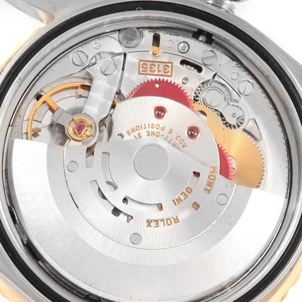 This image shows the internal mechanism and movement parts of the Rolex Turn-o-Graph 16263 Men
s Steel and Gold (two tone) Champagne Dial 16263 Men
s Steel and Gold (two tone) Champagne Dial watch from a straight-on angle.