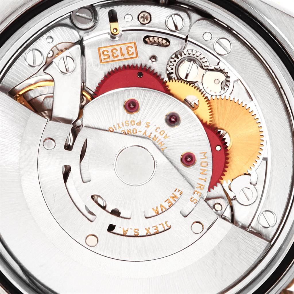 This image shows the internal mechanical movement and components of the Rolex Turn-o-Graph 16263 Men
s Steel and Gold (two tone) White Dial 16263 Men
s Steel and Gold (two tone) White Dial watch at a close-up angle.