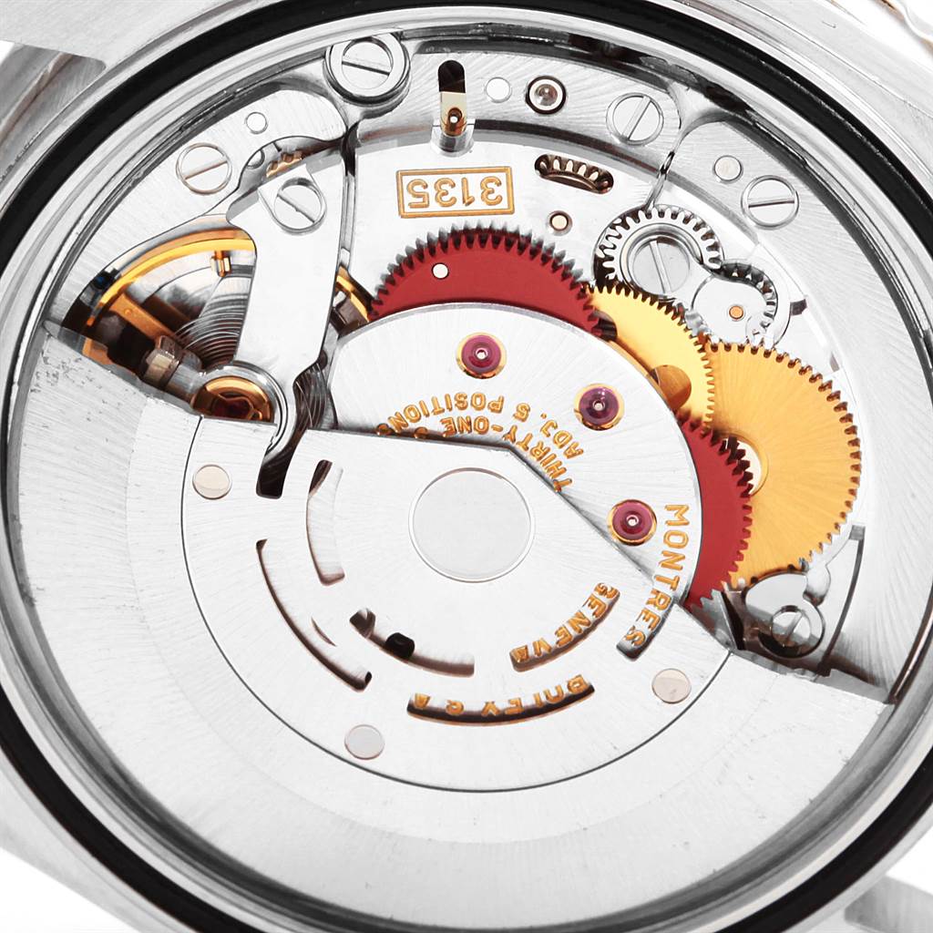 This image displays the internal mechanism of the Rolex Turn-o-Graph 16264 Men
s Stainless Steel Silver Dial 16264 Men
s Stainless Steel Silver Dial watch from a close-up angle, showcasing its gears and components.