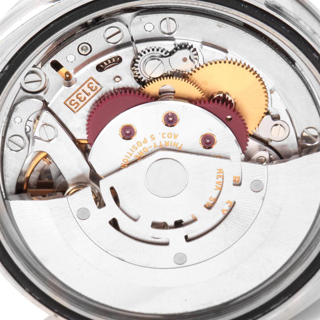 This image shows the intricate interior mechanism of the Rolex Turn-o-Graph 116264 Men
s Stainless Steel White Dial 116264 Men
s Stainless Steel White Dial watch from a close-up angle.