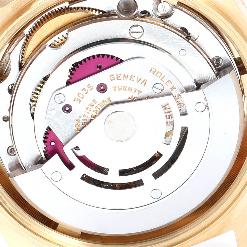 This image shows the internal mechanism of a Rolex Turn-o-Graph 16258 Men
s Yellow Gold White Dial 16258 Men
s Yellow Gold White Dial watch, focusing on the movement components.