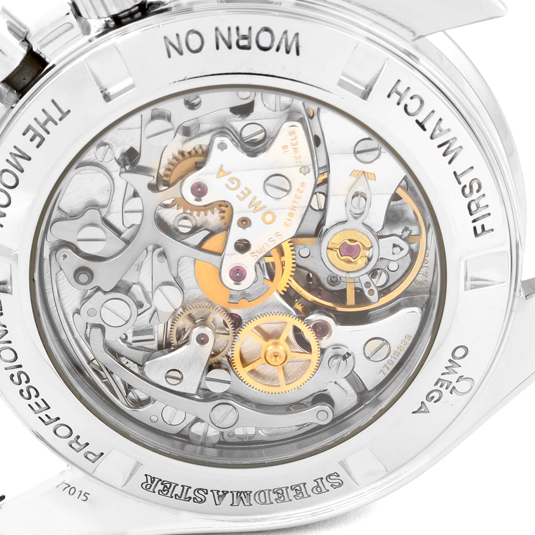 This image shows the back of an Omega Speedmaster 3572.50.00 Men
s Stainless Steel Black Dial 3572.50.00 Men
s Stainless Steel Black Dial watch, highlighting its mechanical movement and intricate gears.