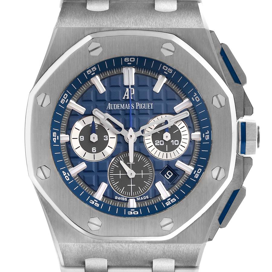 The image shows a frontal view of the Audemars Piguet Royal Oak Offshore watch, highlighting the dial, bezel, and subdials.