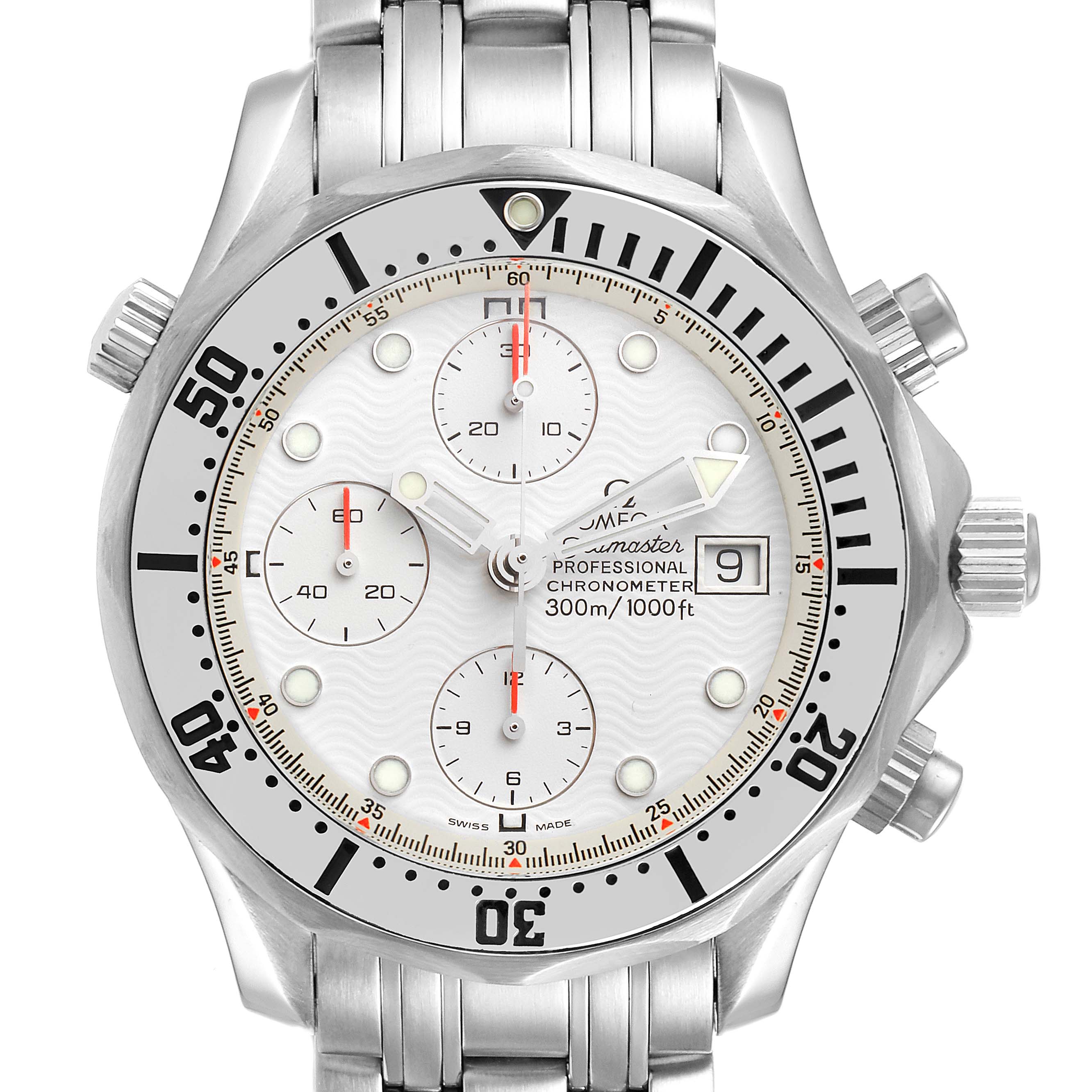 The image shows a frontal view of the Omega Seamaster 2598.20.00 Men
s Stainless Steel White Dial 2598.20.00 Men
s Stainless Steel White Dial watch, displaying its dial, chronograph subdials, hands, bezel, and bracelet.