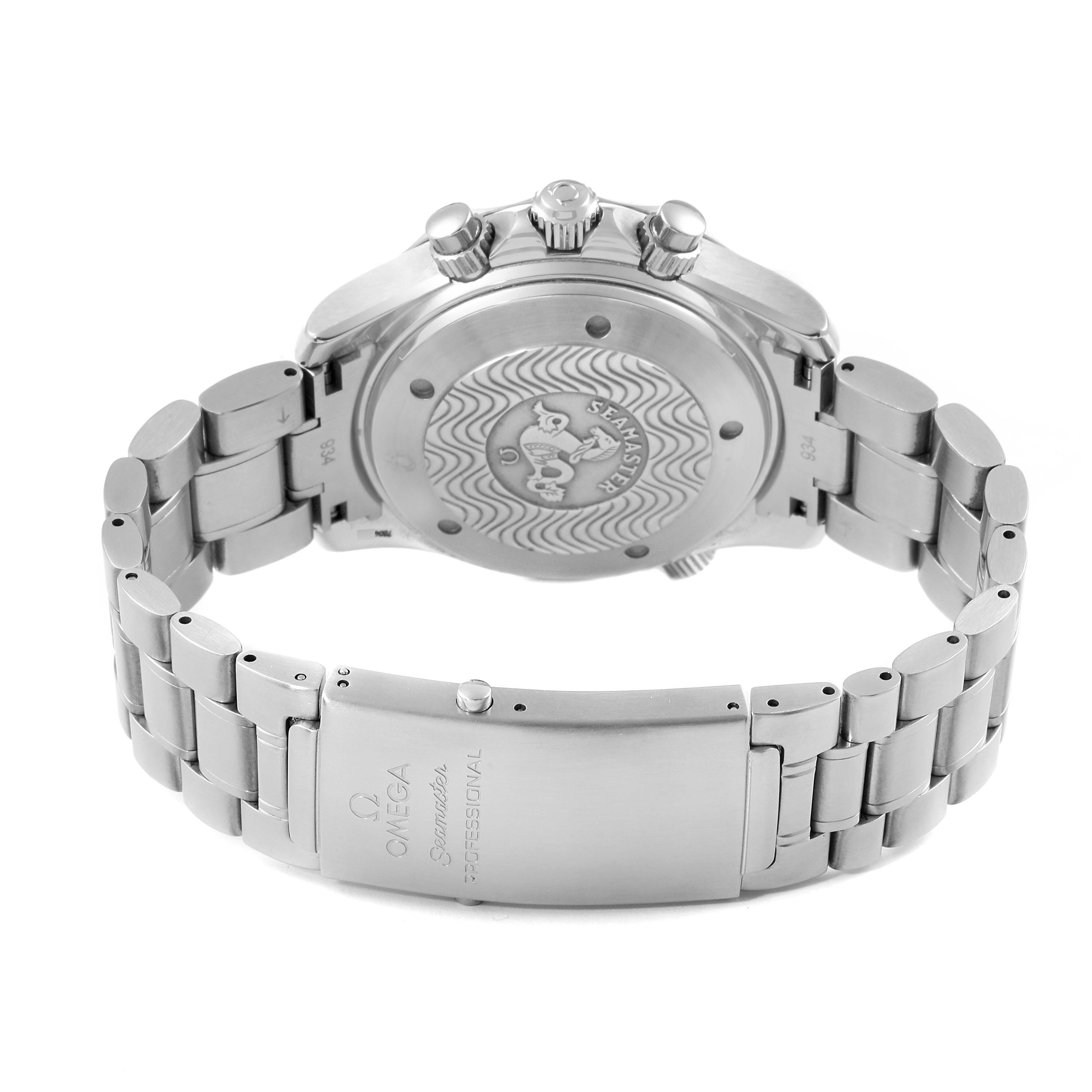 The image shows the back and clasp of the Omega Seamaster 2594.52.00 Men
s Stainless Steel Black Dial 2594.52.00 Men
s Stainless Steel Black Dial watch, highlighting the bracelet, case back, and engraved logo.