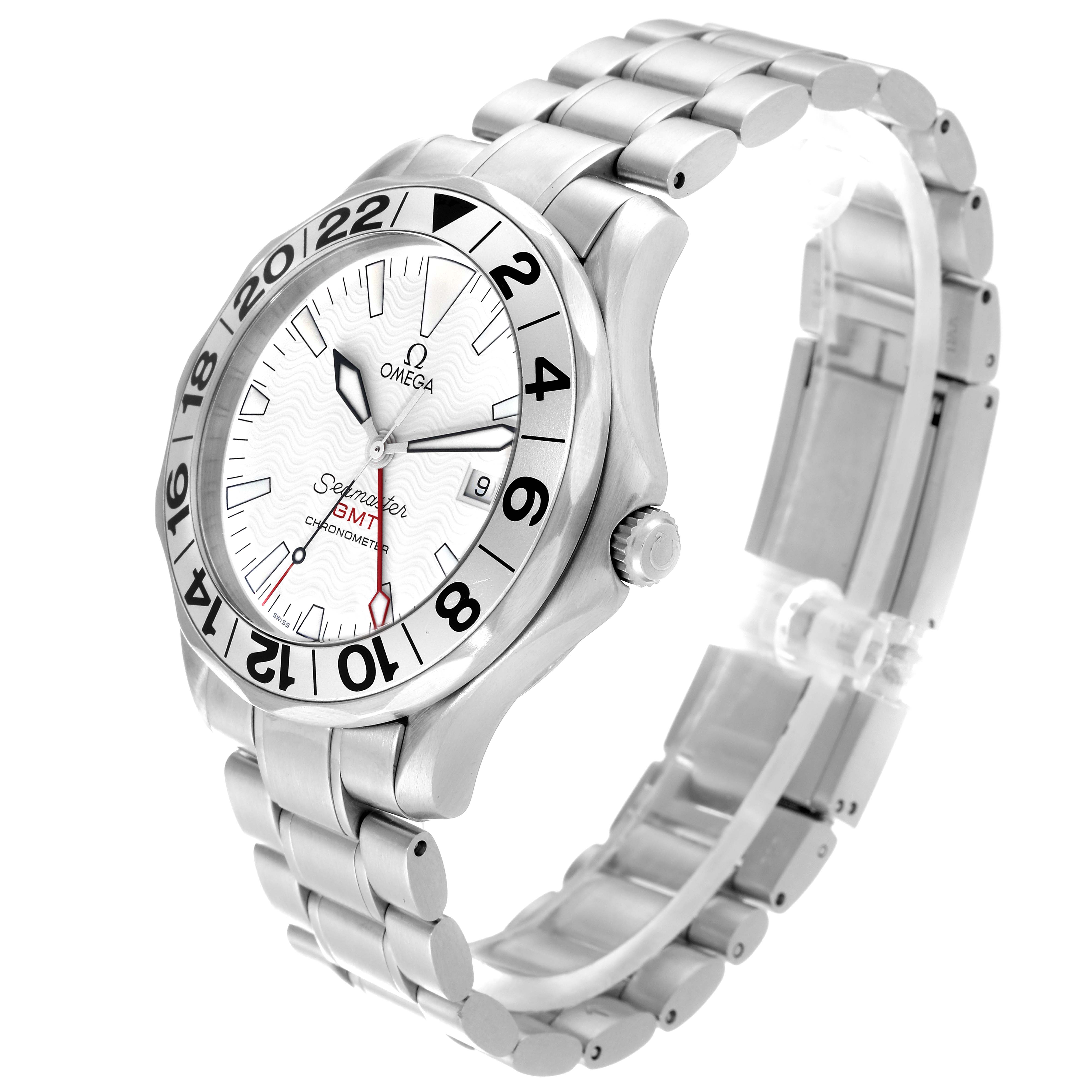 The image shows a side angle of an Omega Seamaster 2538.20.00 Men
s Stainless Steel White Dial 2538.20.00 Men
s Stainless Steel White Dial watch highlighting the face, crown, and metal bracelet.