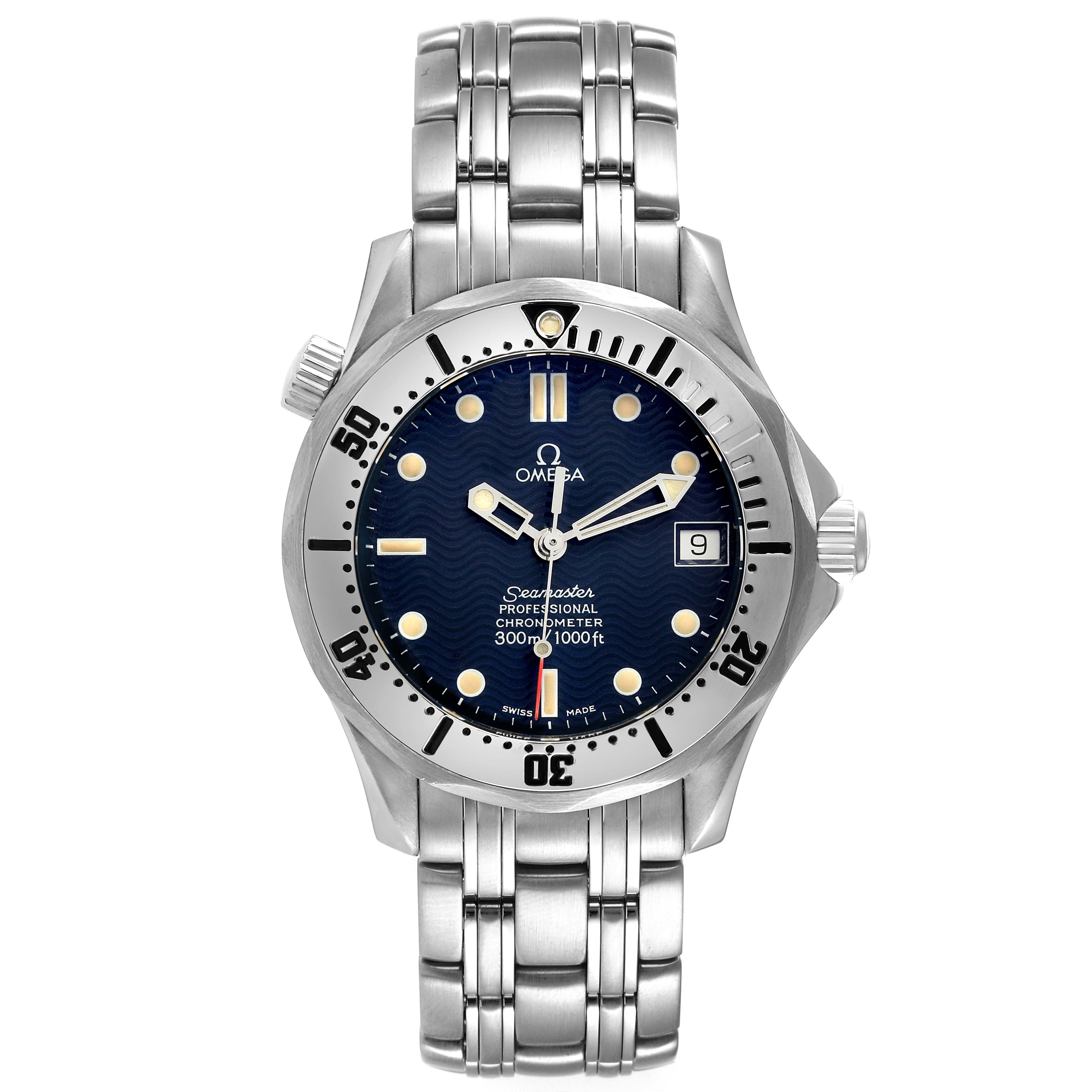 The image shows a front view of the Omega Seamaster 2552.80.00 Men's Stainless Steel Blue Dial 2552.80.00 Men's Stainless Steel Blue Dial watch, featuring its bezel, dial, hands, date window, and metal bracelet.
