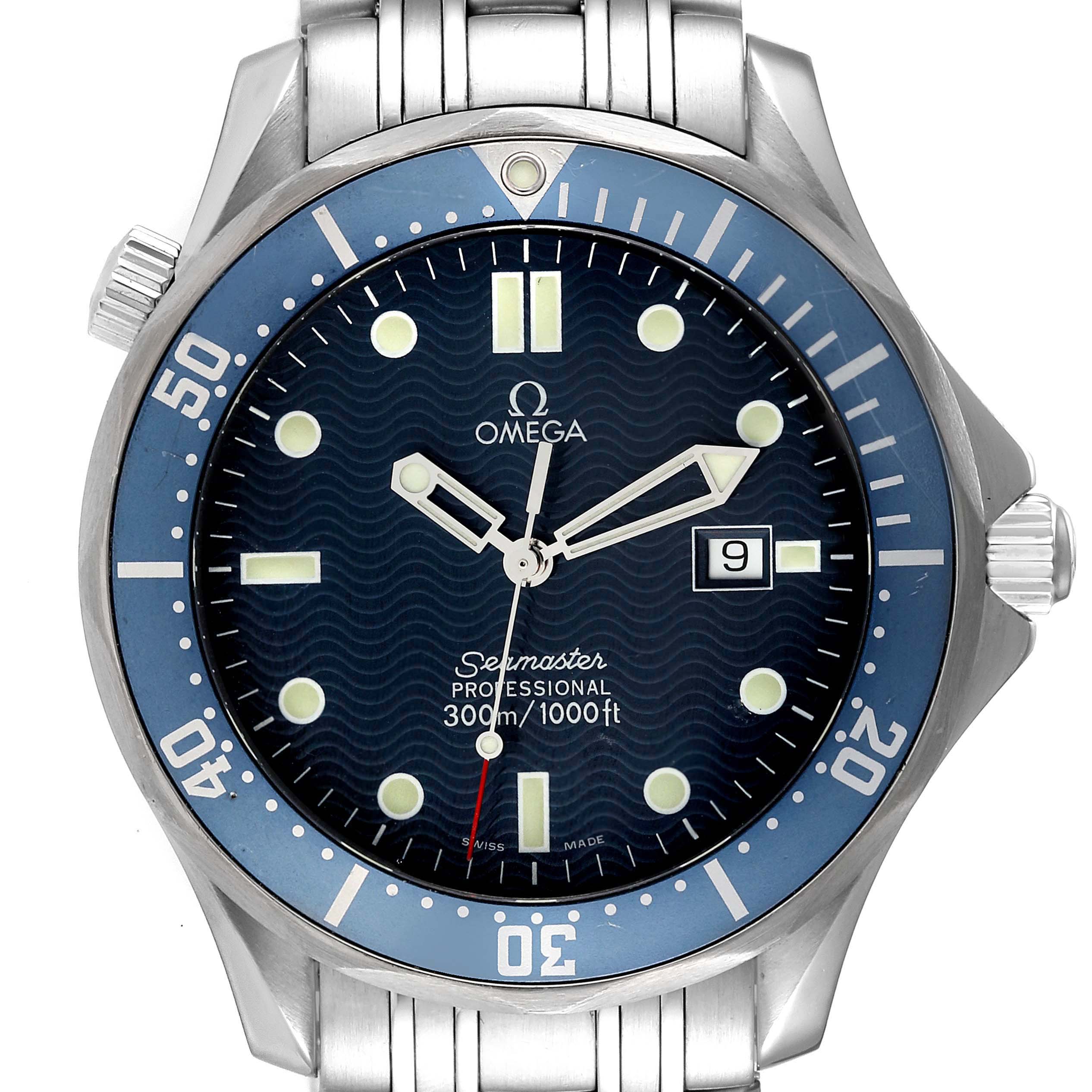 The image shows the front view of an Omega Seamaster 2541.80.00 Men's Stainless Steel Blue Dial 2541.80.00 Men's Stainless Steel Blue Dial watch, detailing its dial, bezel, and part of the bracelet.
