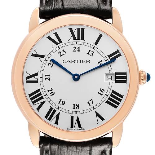 The Cartier Ronde W6701008 Men's Rose Gold Silver Dial watch is shown from the front, highlighting the dial with Roman numerals and blue hands, along with a black leather strap.