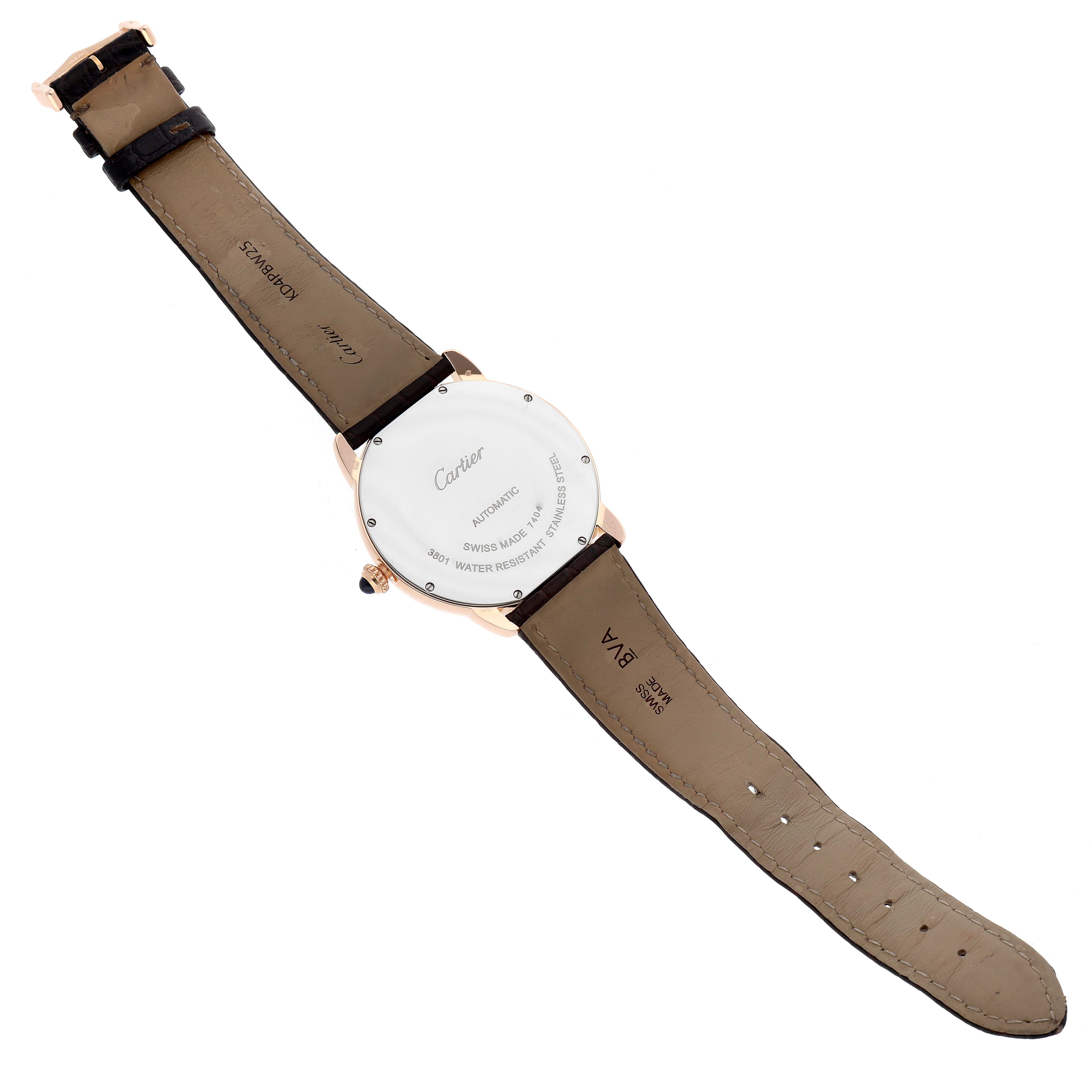 The image shows the back view of a Cartier Ronde W6701009 Men
s Rose Gold Silver Dial W6701009 Men
s Rose Gold Silver Dial watch, displaying the strap, case back, and brand engraving.