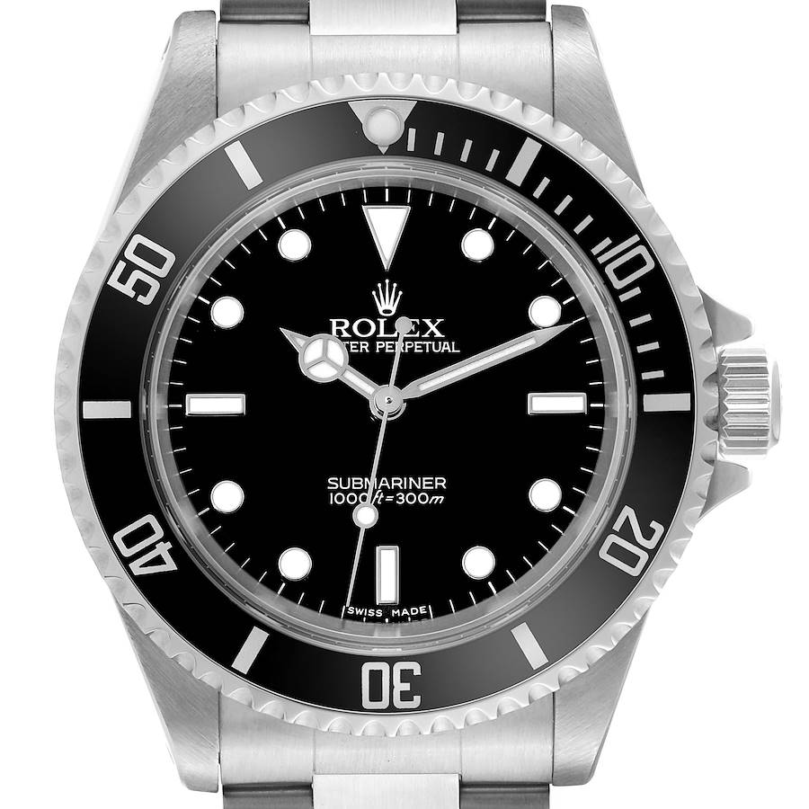 The image shows a front view of the Rolex Submariner watch, highlighting the dial, bezel, and bracelet.