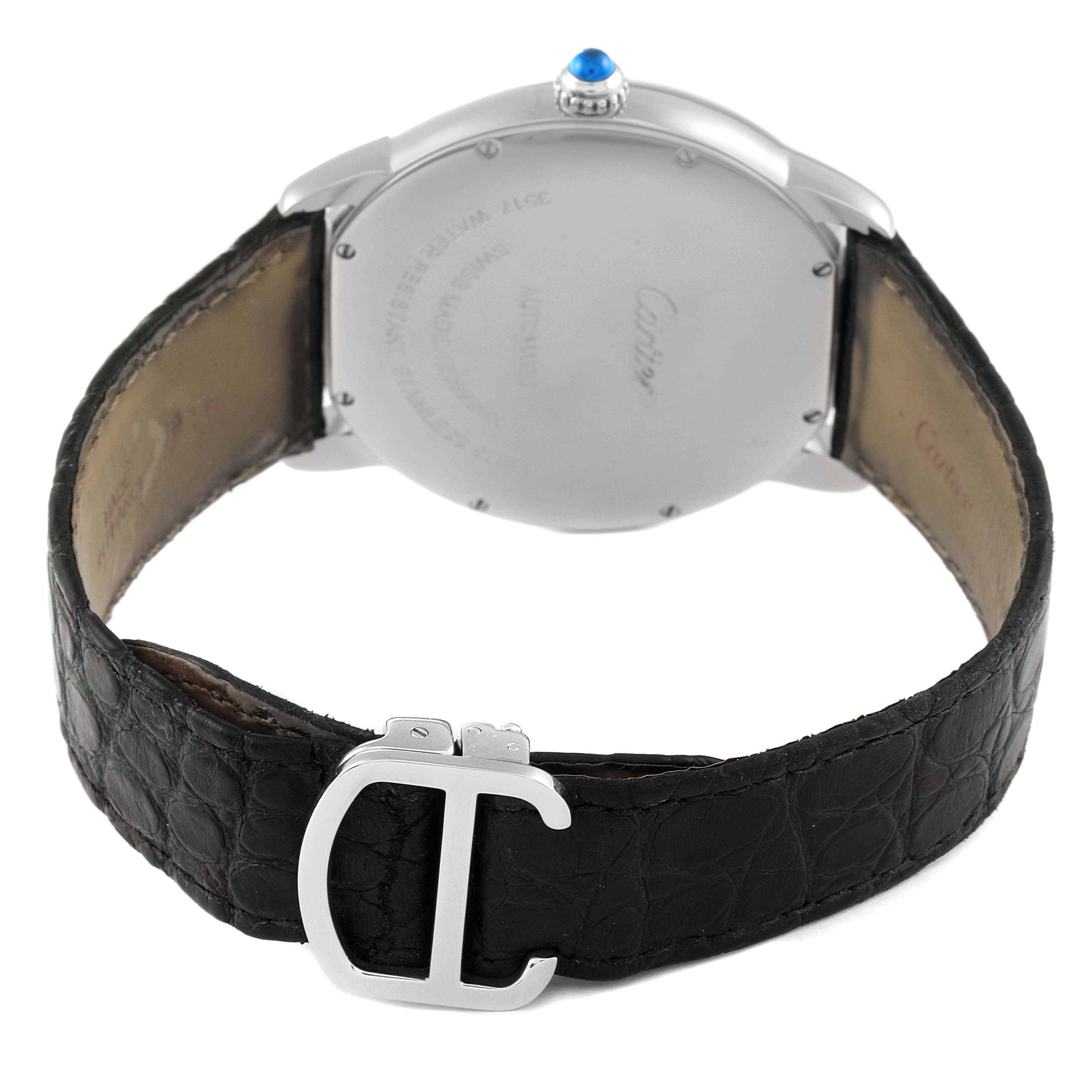 This image shows the back of the Cartier Ronde W6701010 Men
s Stainless Steel Silver Dial W6701010 Men
s Stainless Steel Silver Dial watch and its black leather strap with a C-shaped buckle.