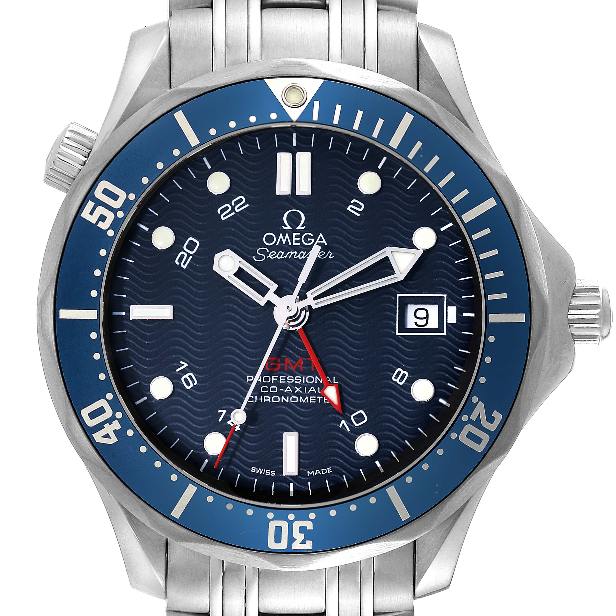 This image shows a front view of an Omega Seamaster 2535.80.00 Men
s Stainless Steel Blue Dial 2535.80.00 Men
s Stainless Steel Blue Dial watch, highlighting its dial, bezel, crown, and part of the bracelet.