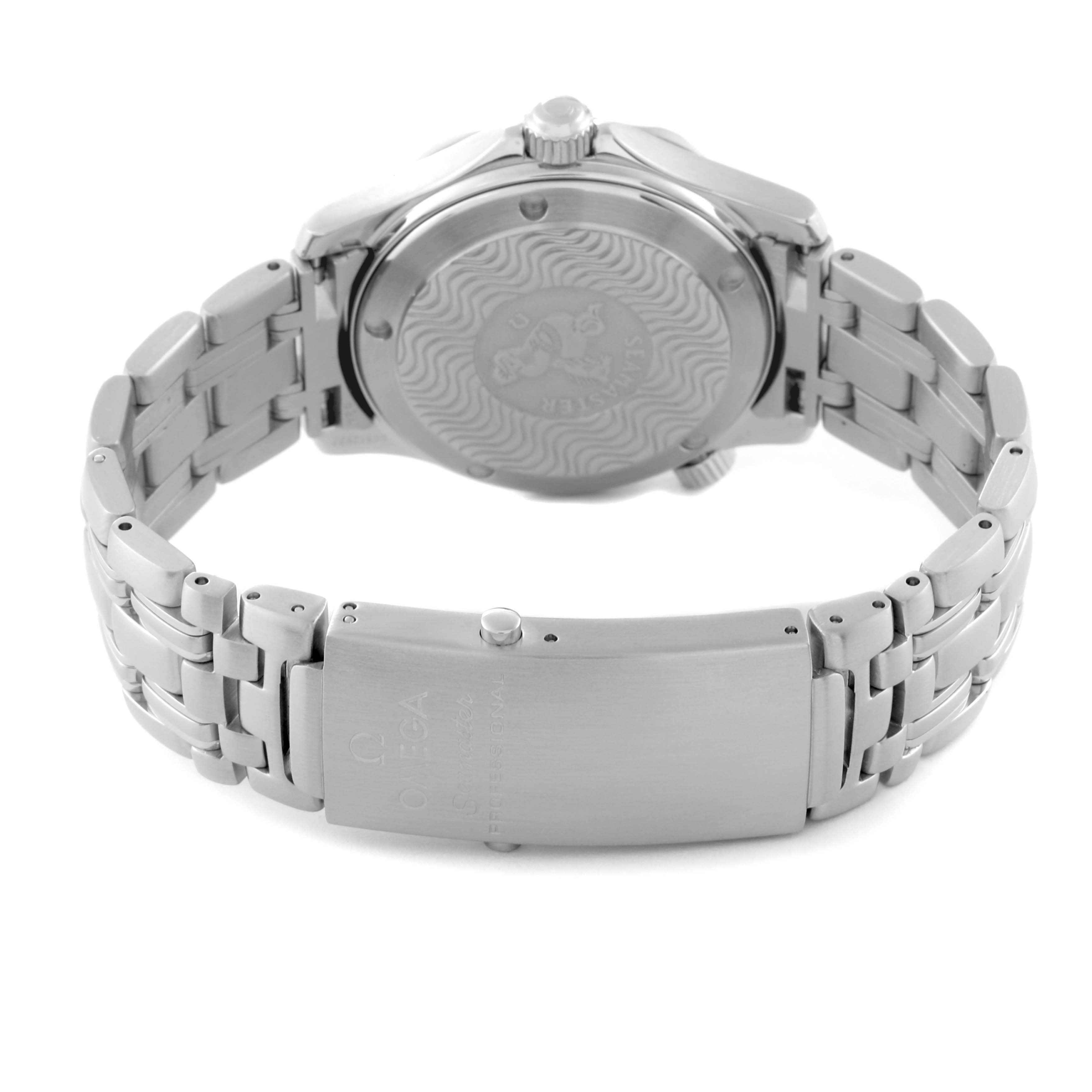 This image shows the back view and clasp of an Omega Seamaster 2561.80.00 Men
s Stainless Steel Blue Dial 2561.80.00 Men
s Stainless Steel Blue Dial watch.