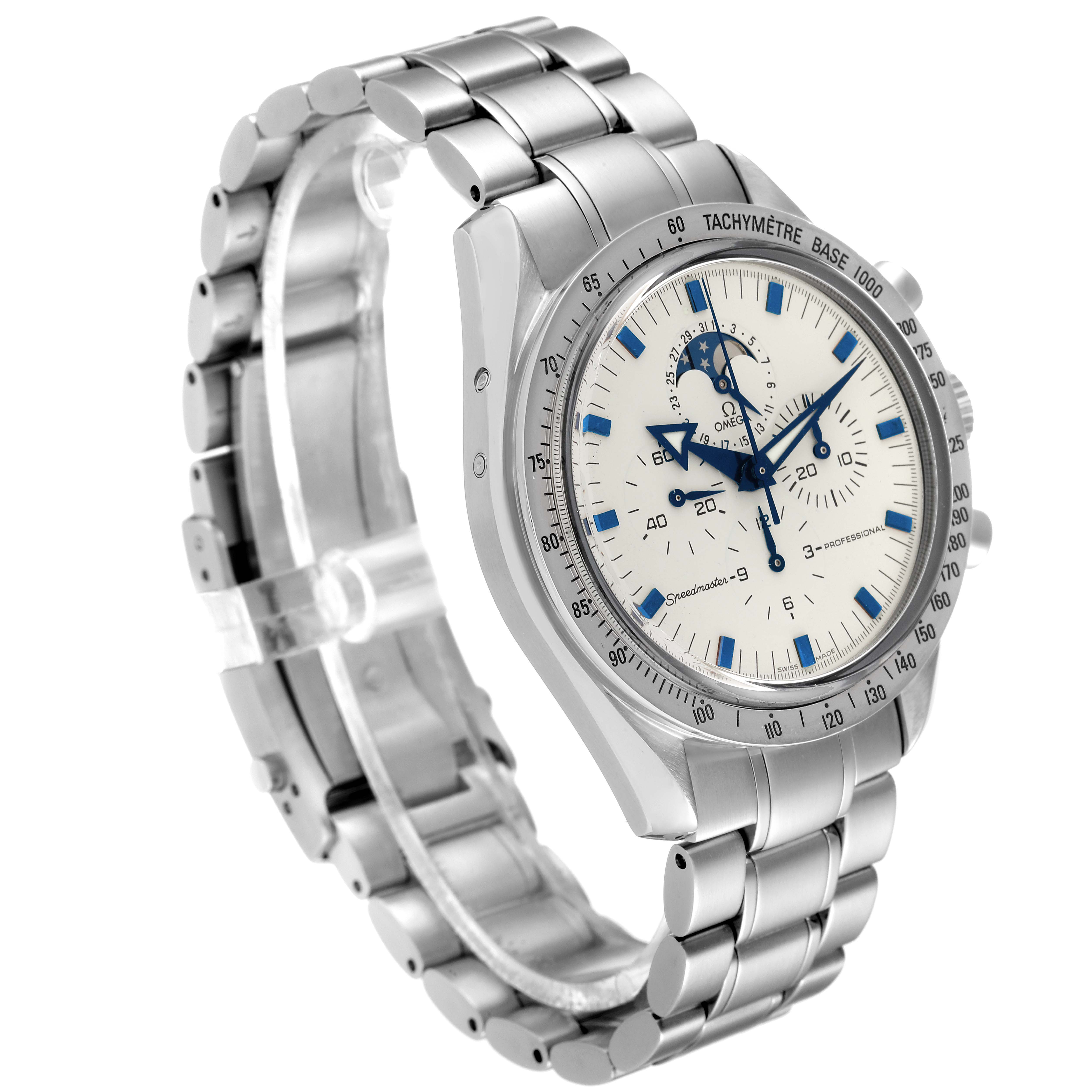 The image shows a side angle of the Omega Speedmaster 3575.20.00 Men
s Stainless Steel White Dial 3575.20.00 Men
s Stainless Steel White Dial watch, highlighting its bracelet and dial.