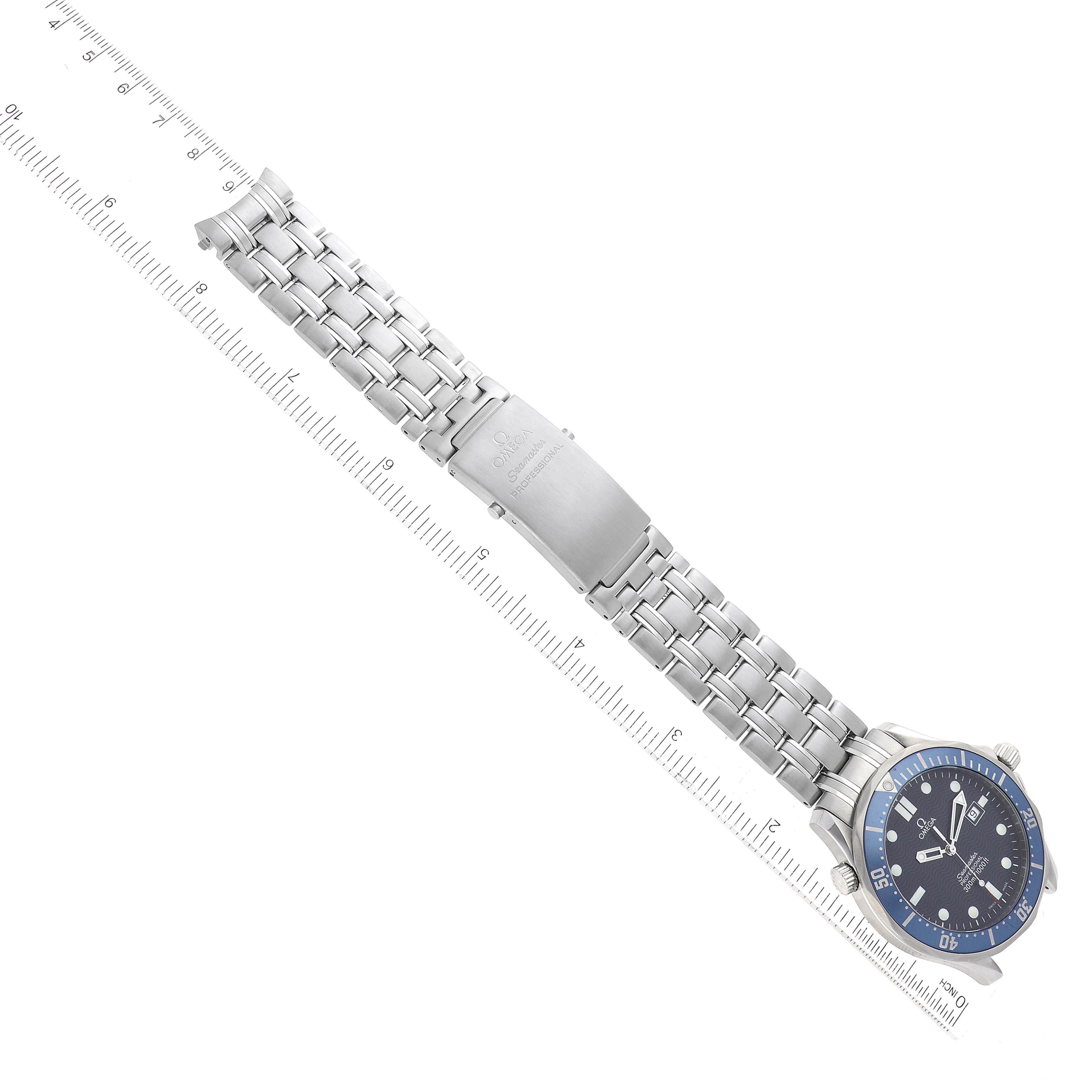 The image shows an Omega Seamaster 2541.80.00 Men's Stainless Steel Blue Dial 2541.80.00 Men's Stainless Steel Blue Dial watch laid flat, displaying the full metal bracelet, clasp, and face from an overhead angle.