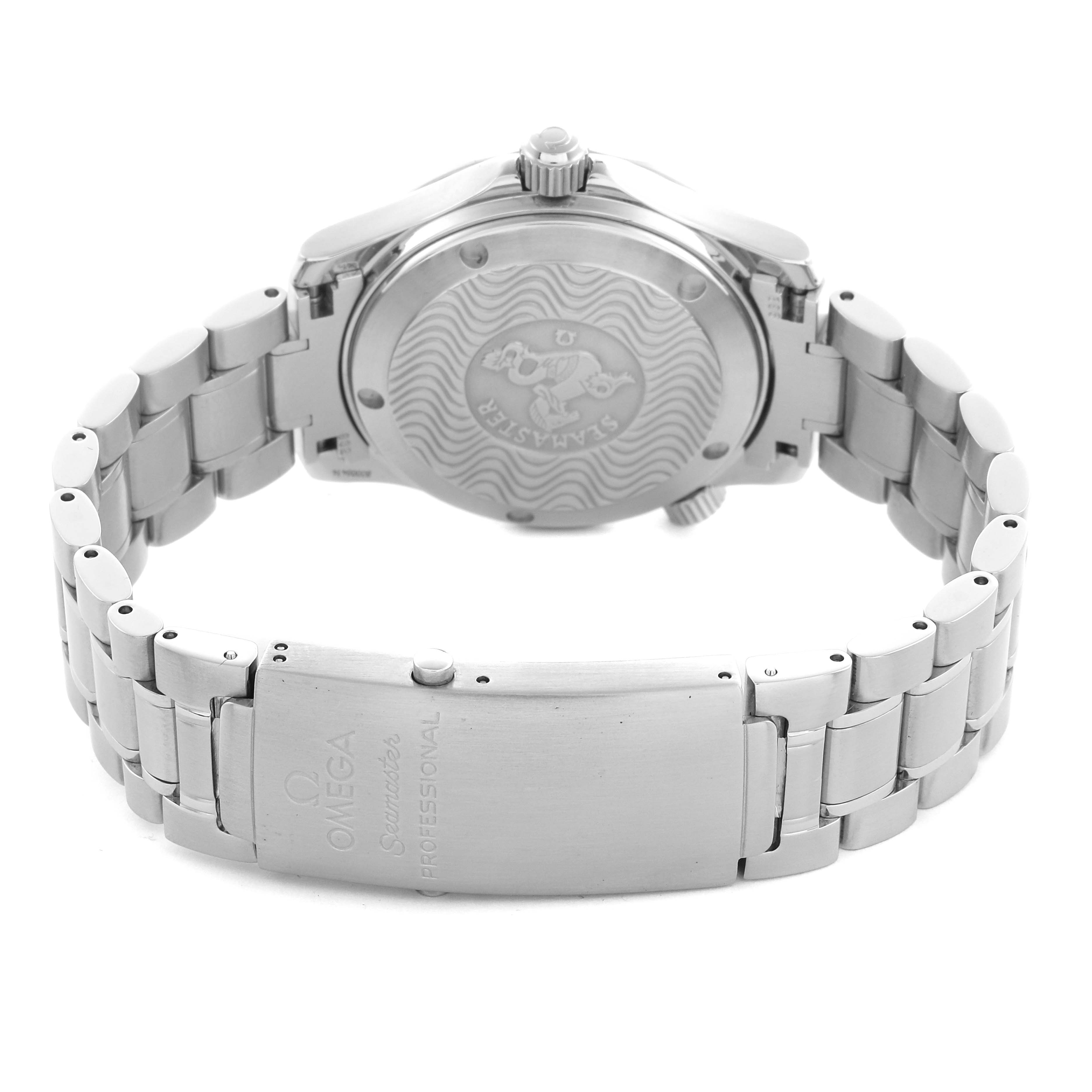 The image shows the back and clasp of the Omega Seamaster 2252.50.00 Men
s Stainless Steel Black Dial 2252.50.00 Men
s Stainless Steel Black Dial, highlighting the bracelet and engraved case back.