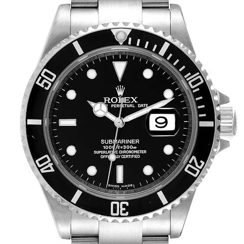 The image shows a front view of the Rolex Submariner watch, highlighting its black dial, bezel, and the date display at 3 o'clock.