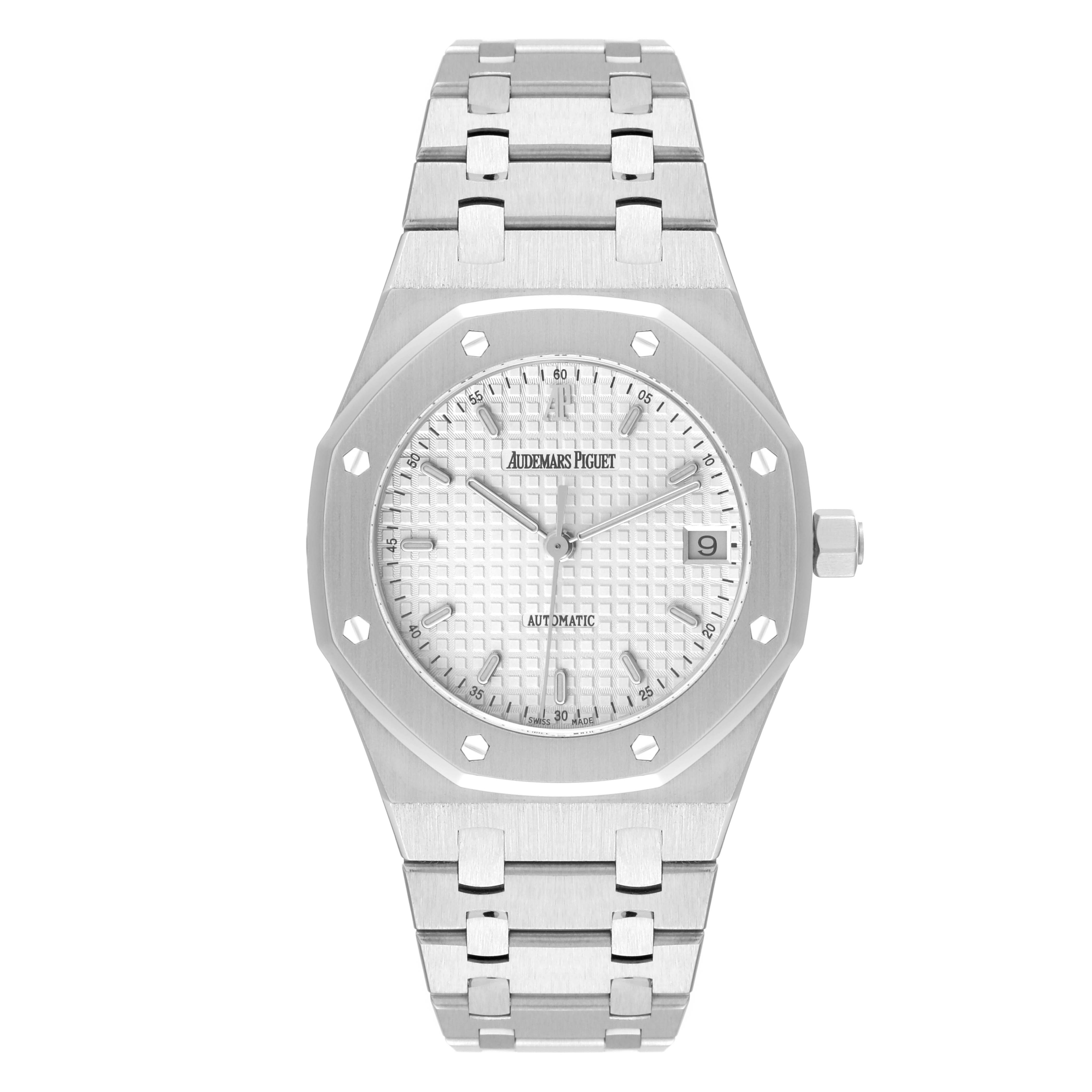 The image shows a front view of an Audemars Piguet Royal Oak 14790ST.OO.0789ST.10.A Men's Stainless Steel Silver Dial 14790ST.OO.0789ST.10.A Men's Stainless Steel Silver Dial watch, displaying the watch face, bezel, case, and part of the bracelet.