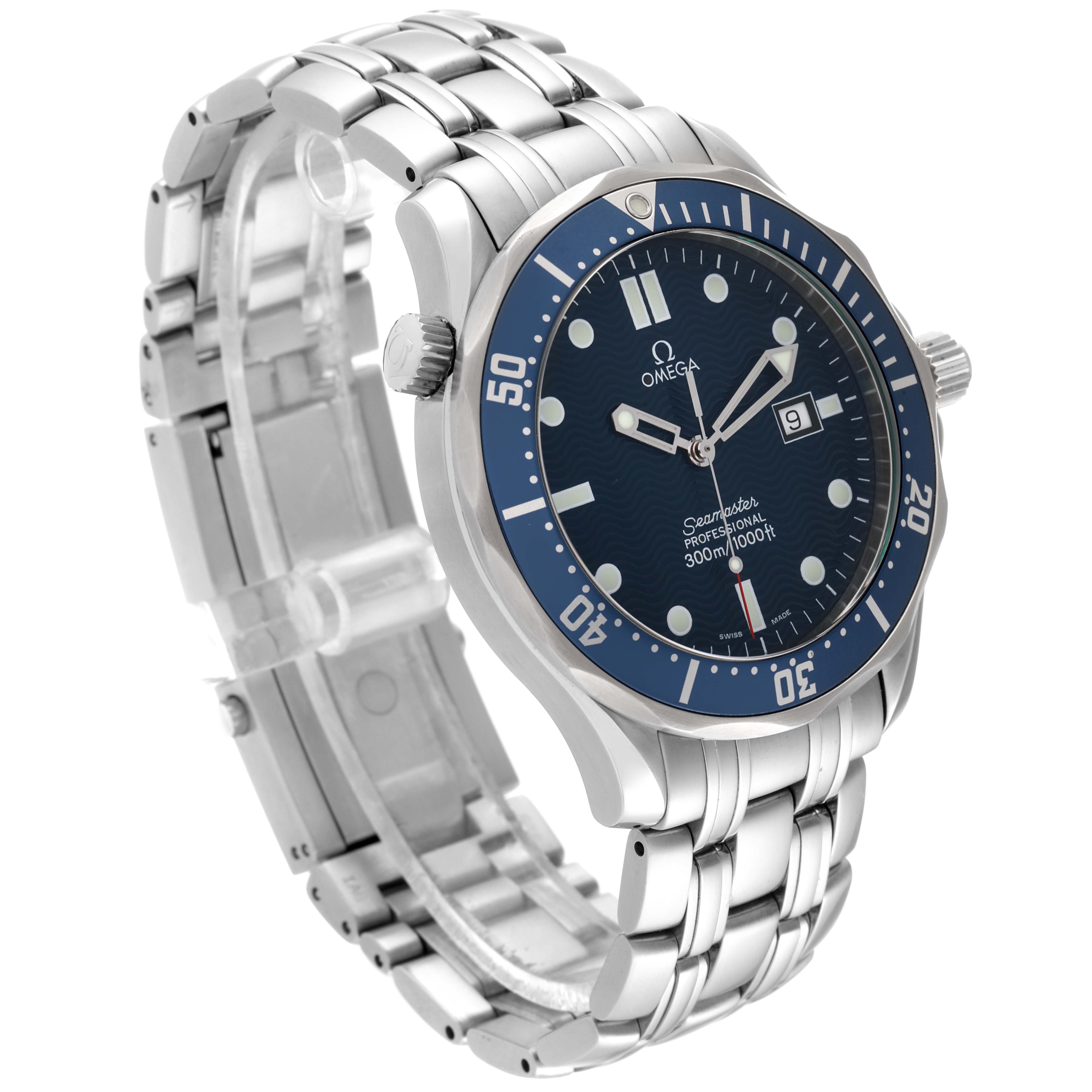 This image shows an angled view of the face and band of the Omega Seamaster 2541.80.00 Men's Stainless Steel Blue Dial 2541.80.00 Men's Stainless Steel Blue Dial watch.