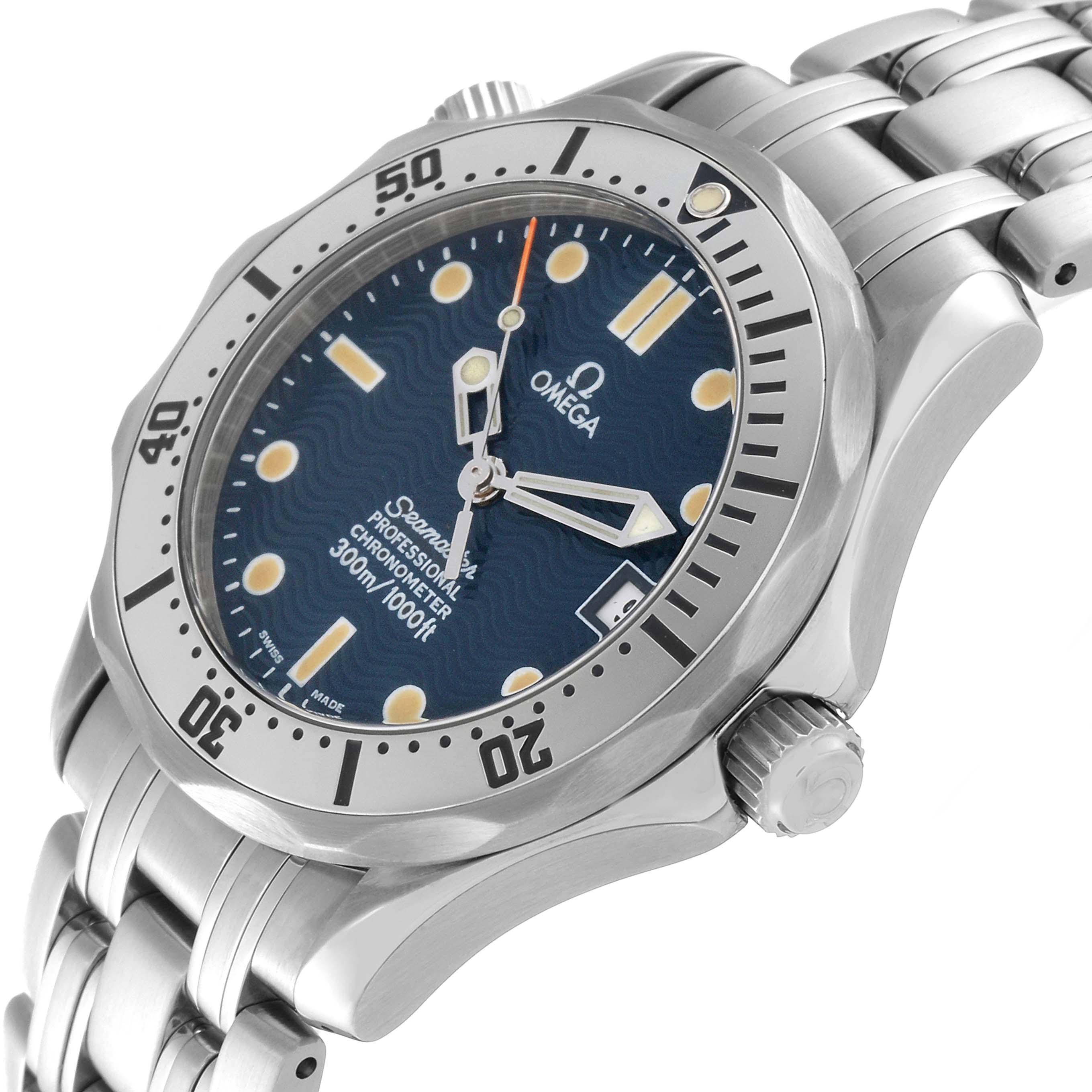 The image shows an angled view of the Omega Seamaster 2552.80.00 Men's Stainless Steel Blue Dial 2552.80.00 Men's Stainless Steel Blue Dial watch, highlighting the dial, bezel, and stainless steel bracelet.