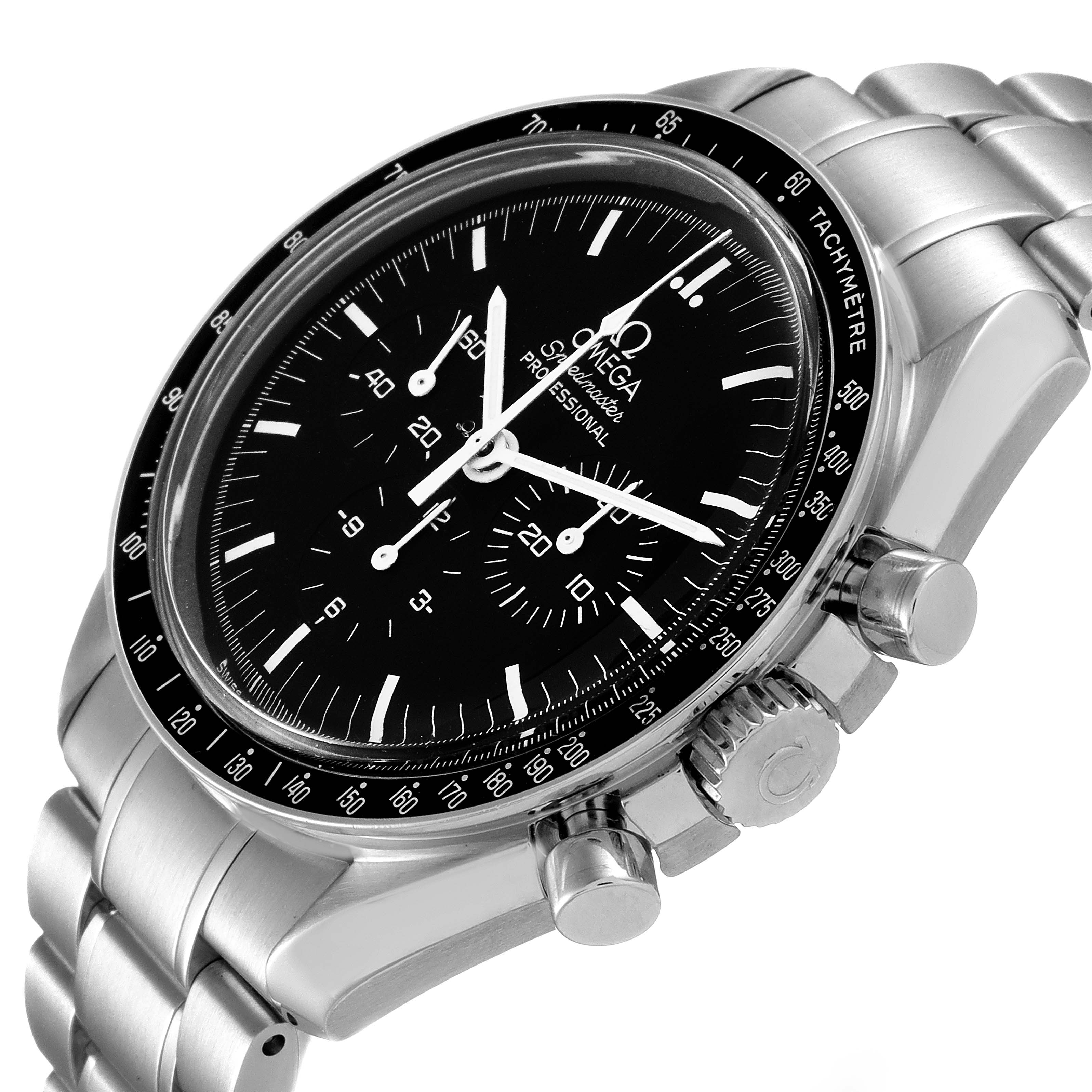 This image shows an angled view of an Omega Speedmaster 3570.50.00 Men
s Stainless Steel Black Dial 3570.50.00 Men
s Stainless Steel Black Dial watch, highlighting its face, bezel, and stainless steel bracelet.