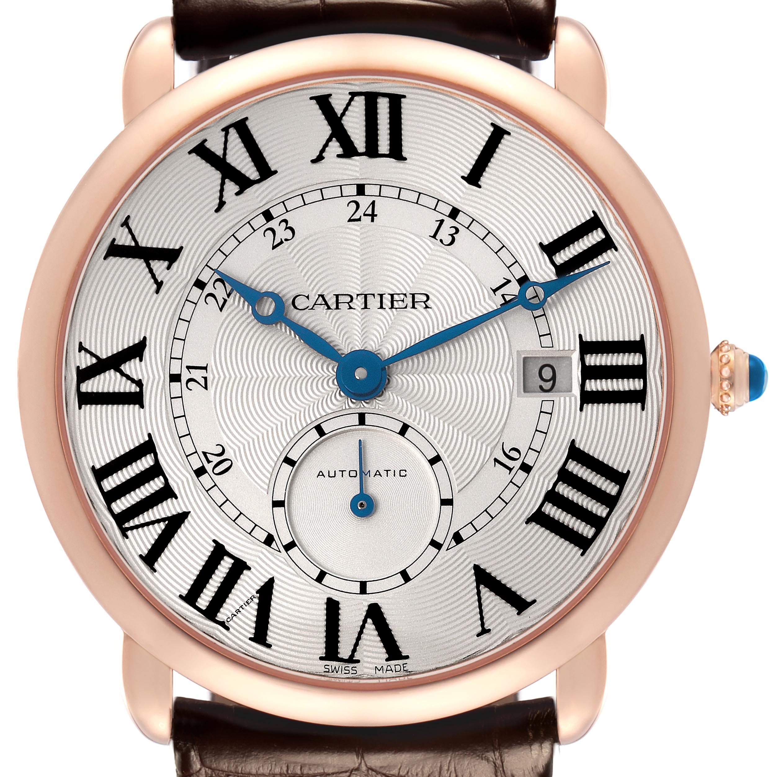 The Cartier Ronde W6801005 Men
s Rose Gold Silver Dial W6801005 Men
s Rose Gold Silver Dial watch is shown from a front angle, featuring Roman numerals, blue hands, date window, and a leather strap.