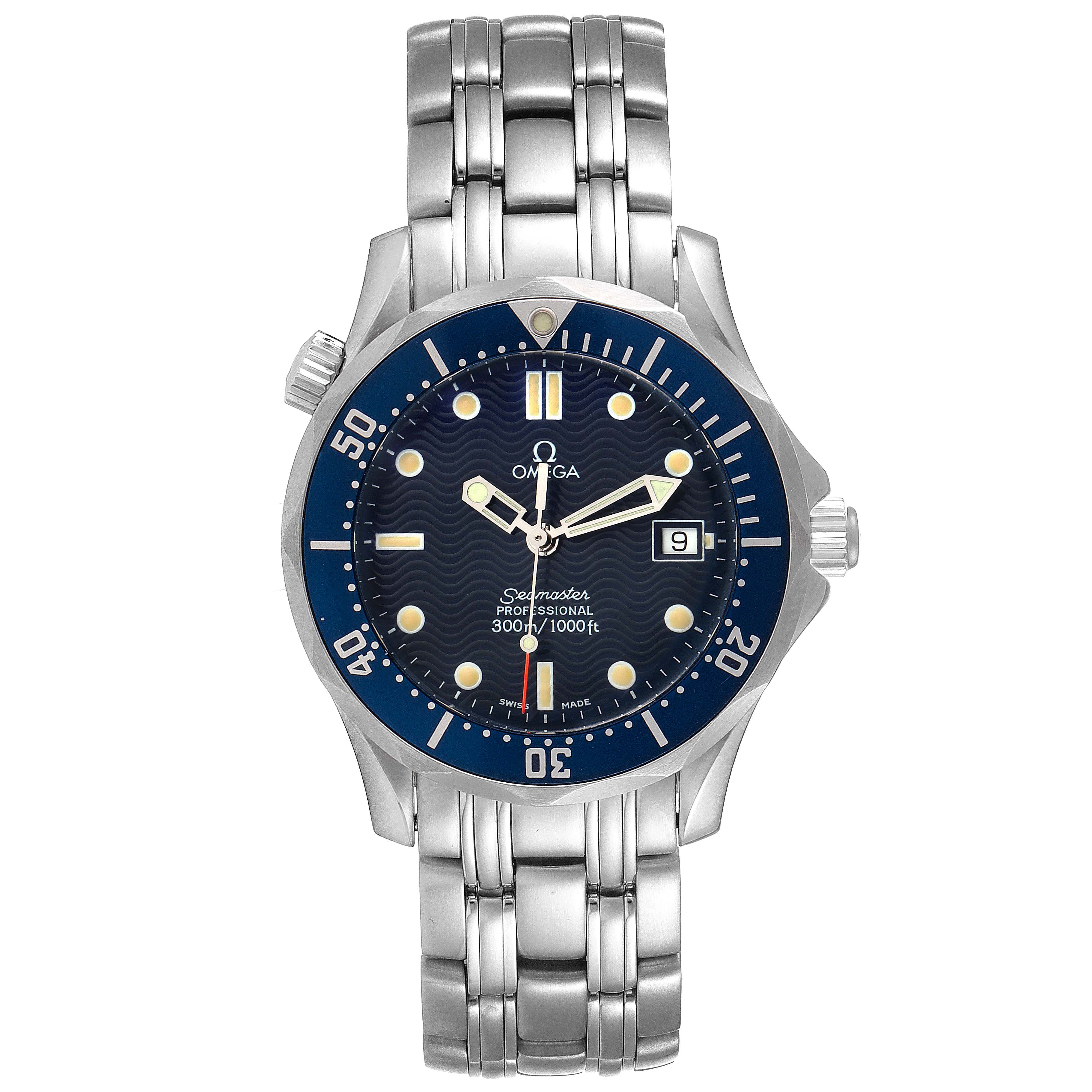 This image shows the full front view of an Omega Seamaster 2561.80.00 Men
s Stainless Steel Blue Dial 2561.80.00 Men
s Stainless Steel Blue Dial watch, including its dial, bezel, hands, bracelet, and date window.