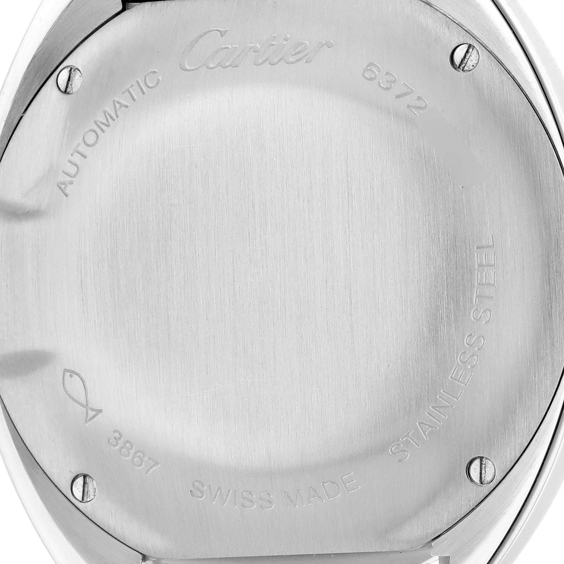 The image shows the back case of the Cartier Clé watch, highlighting its inscriptions and screws.