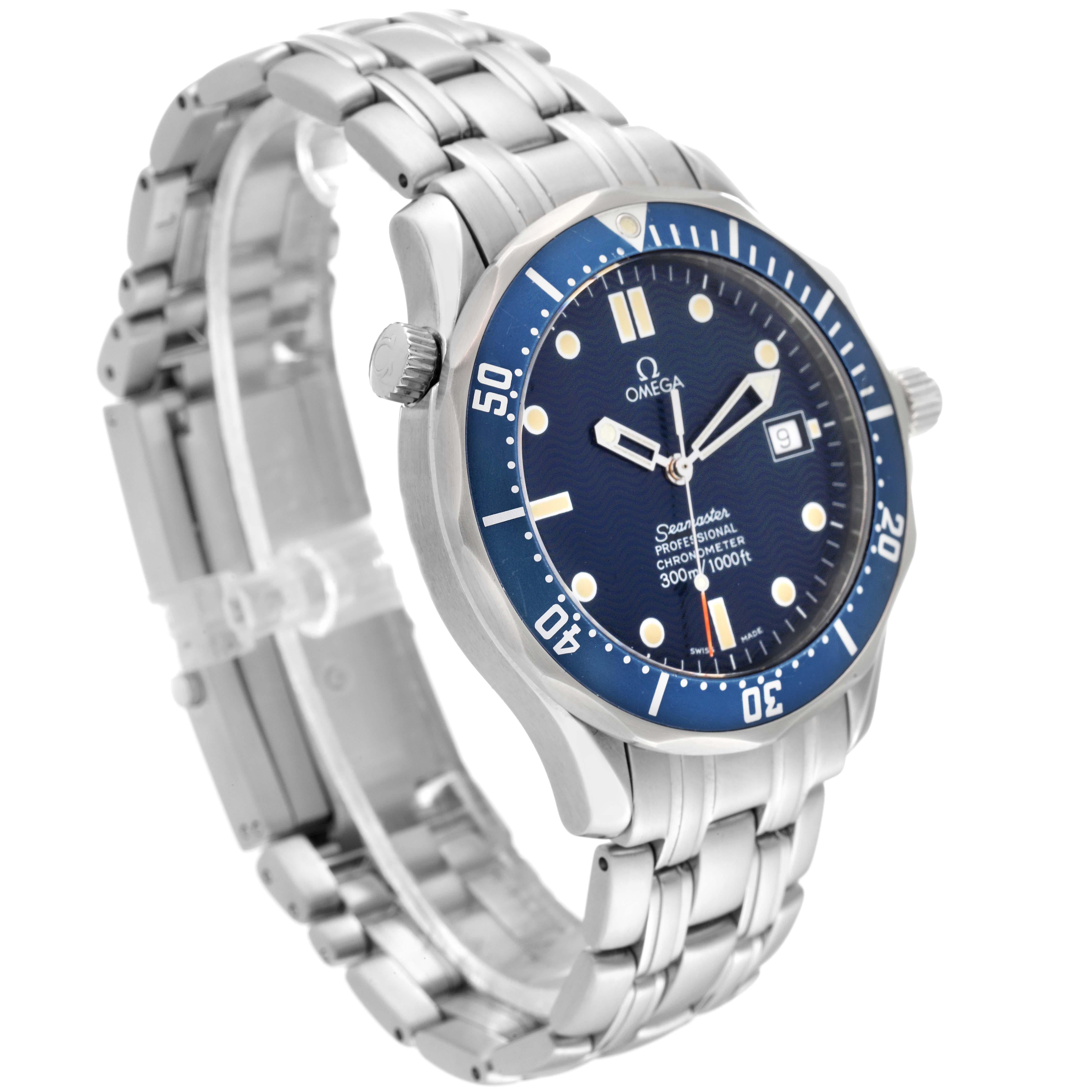 The image shows an angled view of an Omega Seamaster 2531.80.00 Men
s Stainless Steel Blue Dial 2531.80.00 Men
s Stainless Steel Blue Dial watch, highlighting its blue dial, bezel, and stainless steel bracelet.