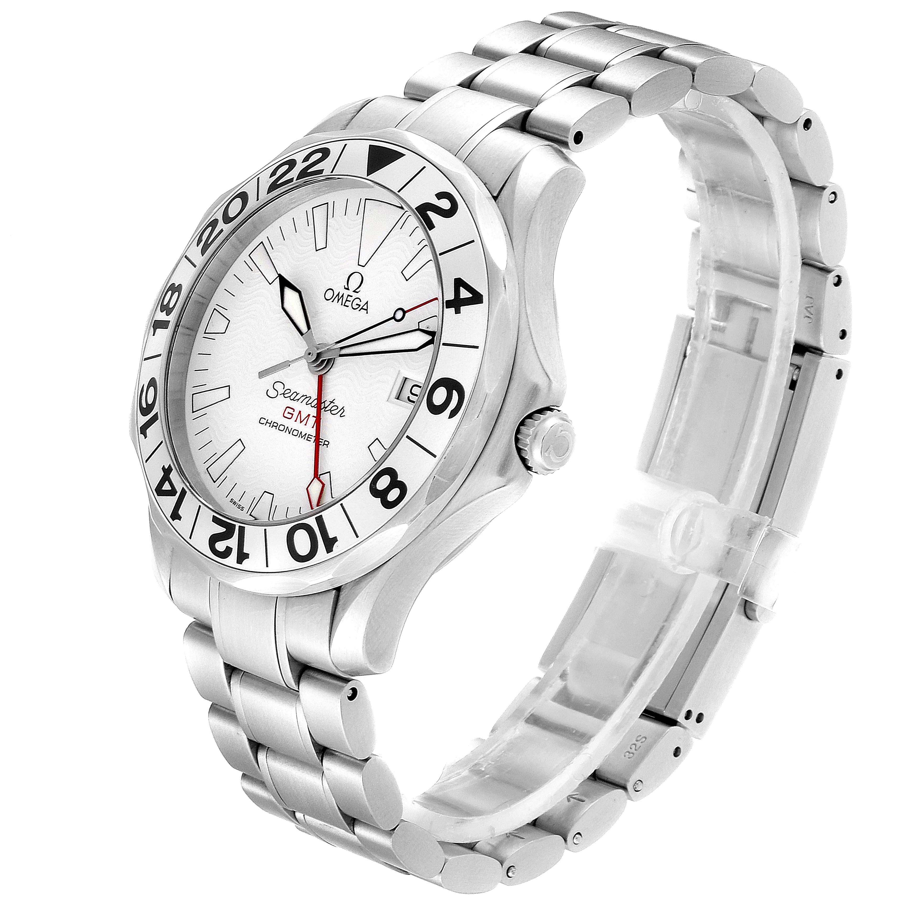 The image shows the Omega Seamaster 2538.20.00 Men's Stainless Steel White Dial 2538.20.00 Men's Stainless Steel White Dial watch at a three-quarter angle highlighting the face, bezel, and stainless steel bracelet.