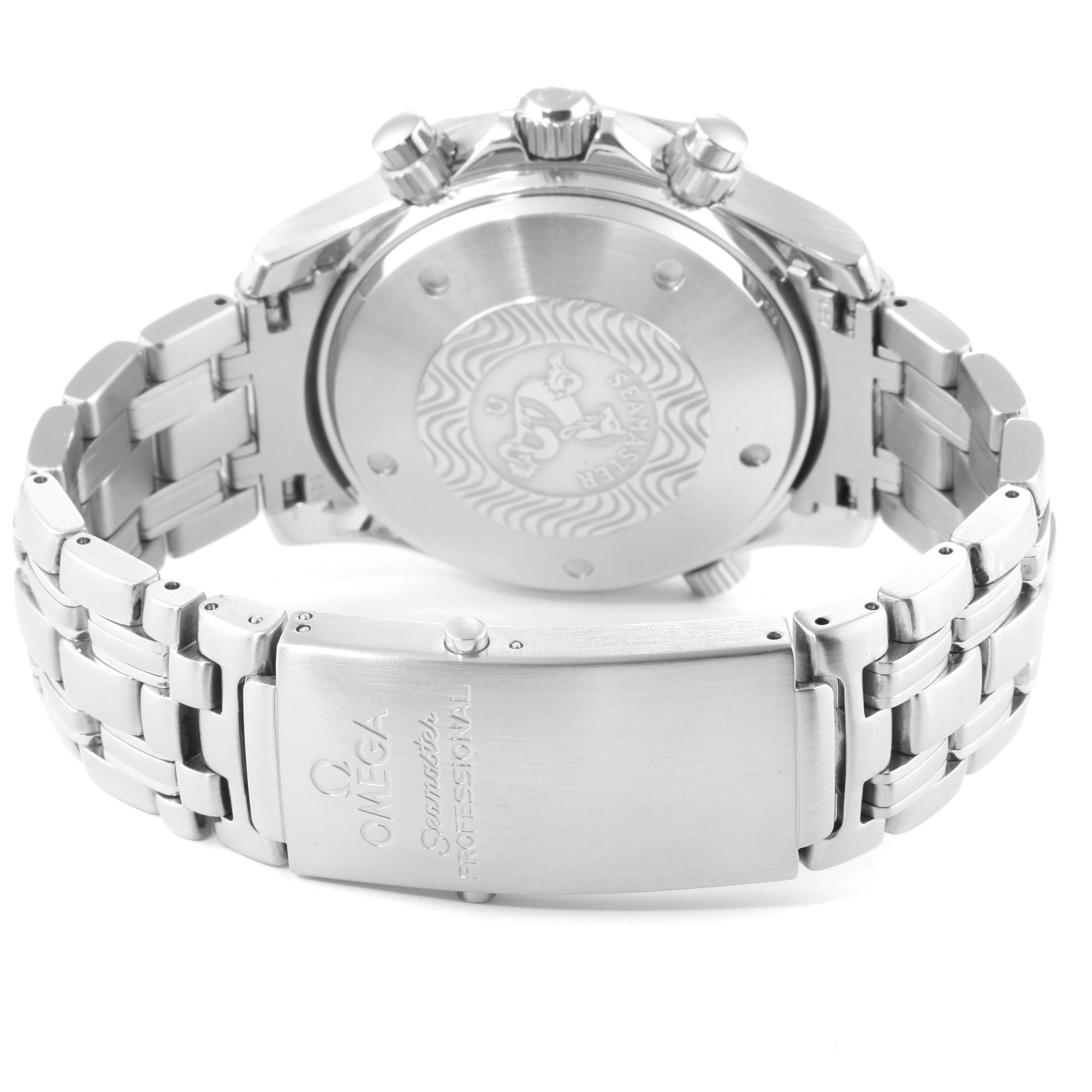 This image shows the back case and clasp of the Omega Seamaster 2599.80.00 Men
s Stainless Steel Blue Dial 2599.80.00 Men
s Stainless Steel Blue Dial watch, highlighting its stainless steel bracelet and engraved case back.