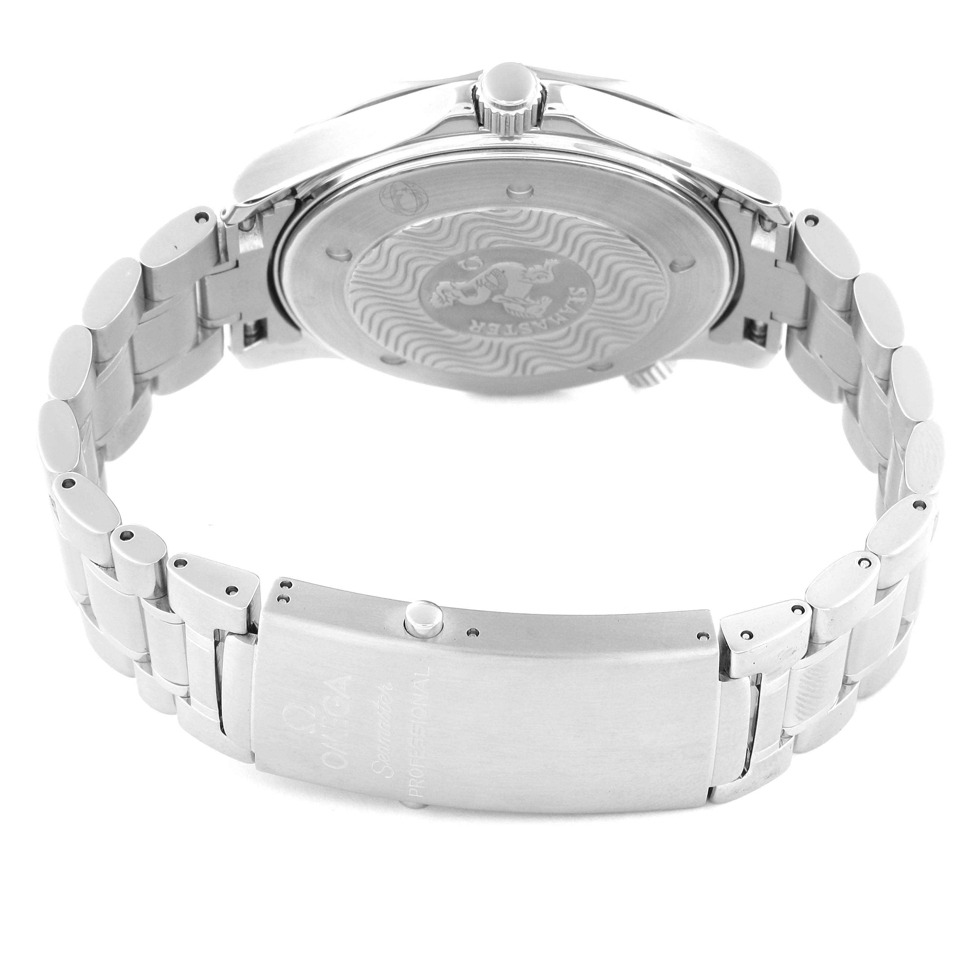 The image shows the back and bracelet of the Omega Seamaster 2254.50.00 Men
s Stainless Steel Black Dial 2254.50.00 Men
s Stainless Steel Black Dial watch, highlighting the case back, clasp, and crown.