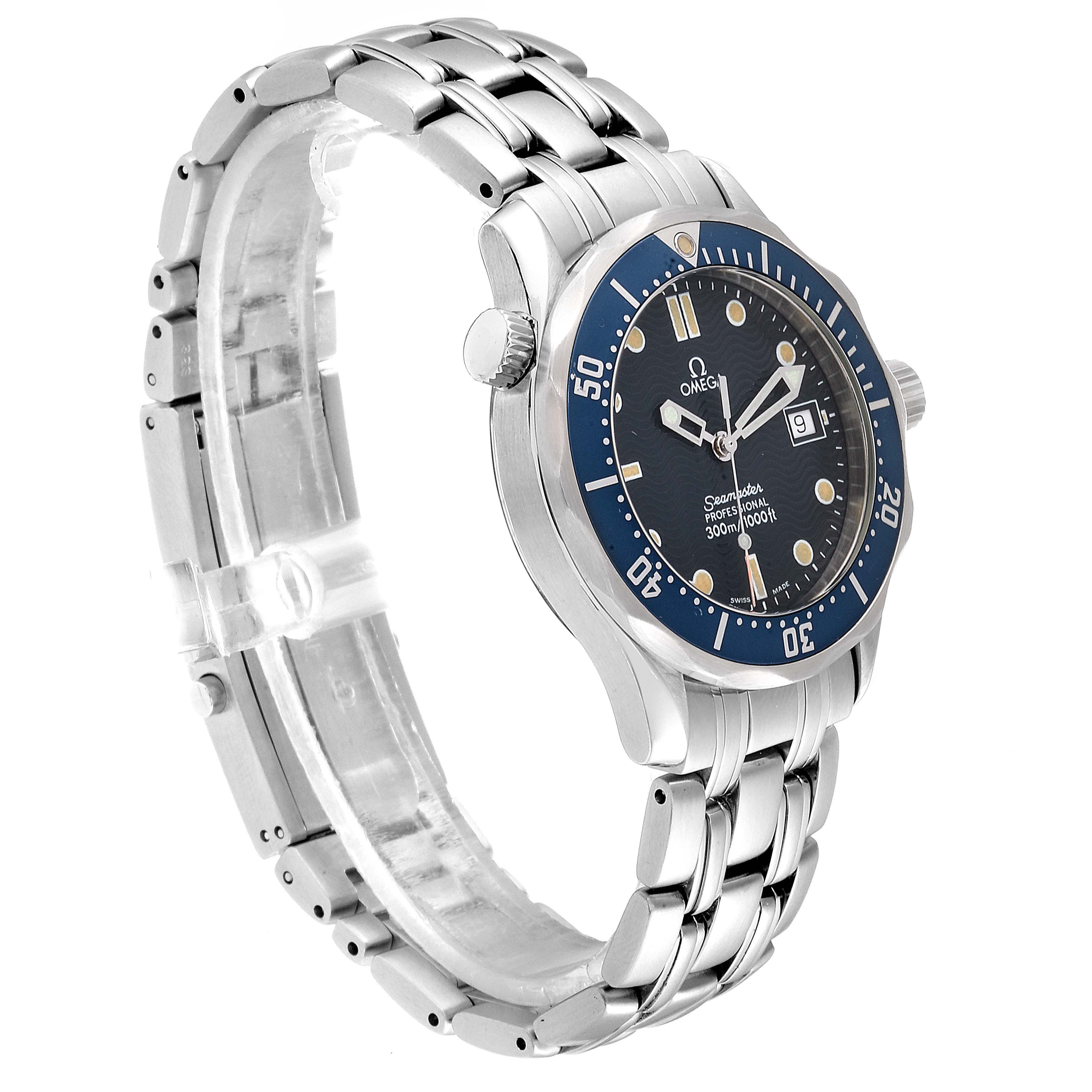 The image shows a side view of an Omega Seamaster 2561.80.00 Men
s Stainless Steel Blue Dial 2561.80.00 Men
s Stainless Steel Blue Dial watch featuring its stainless steel bracelet and blue bezel.