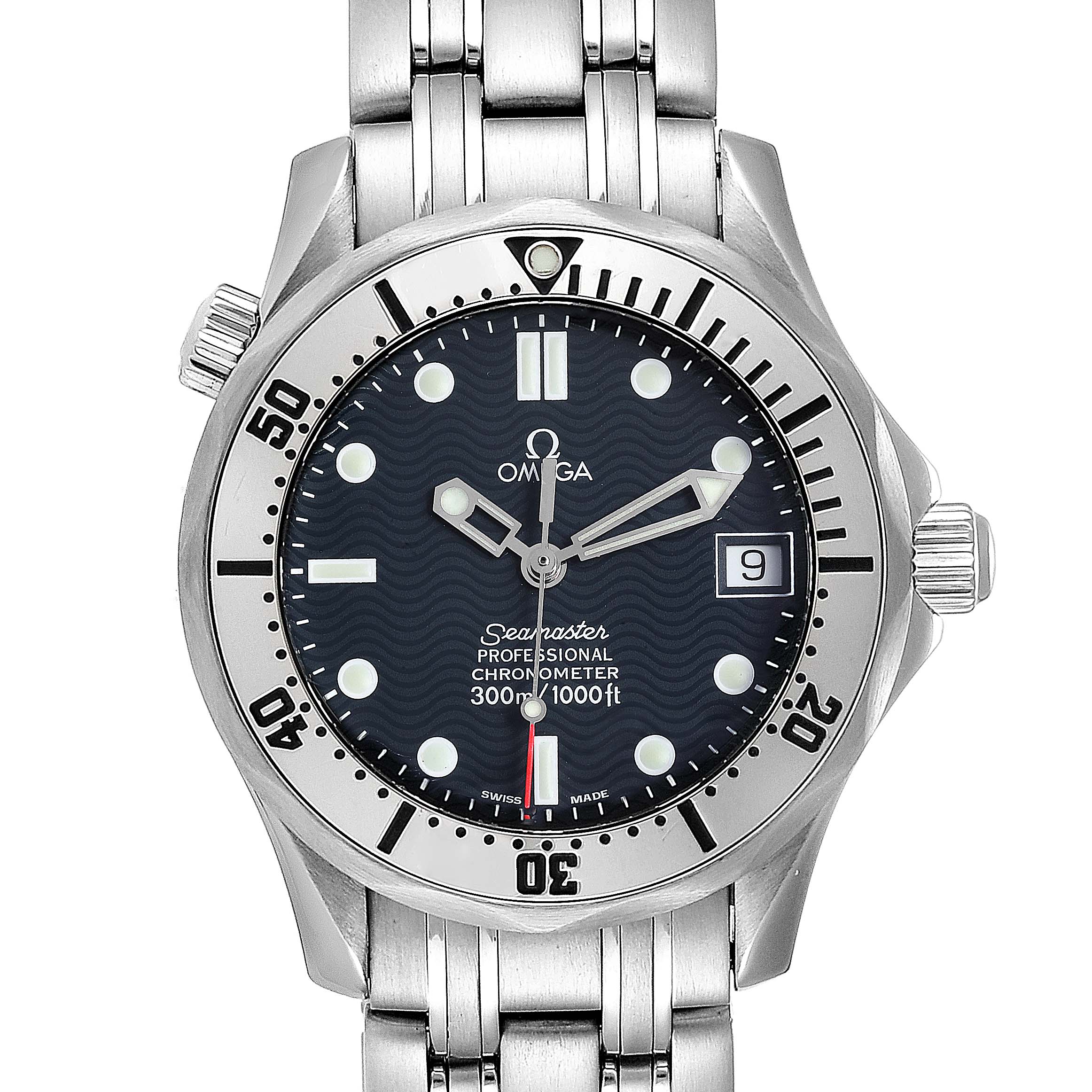The image shows a front view of an Omega Seamaster 2552.80.00 Men
s Stainless Steel Blue Dial 2552.80.00 Men
s Stainless Steel Blue Dial watch, highlighting the dial, bezel, and stainless steel bracelet.