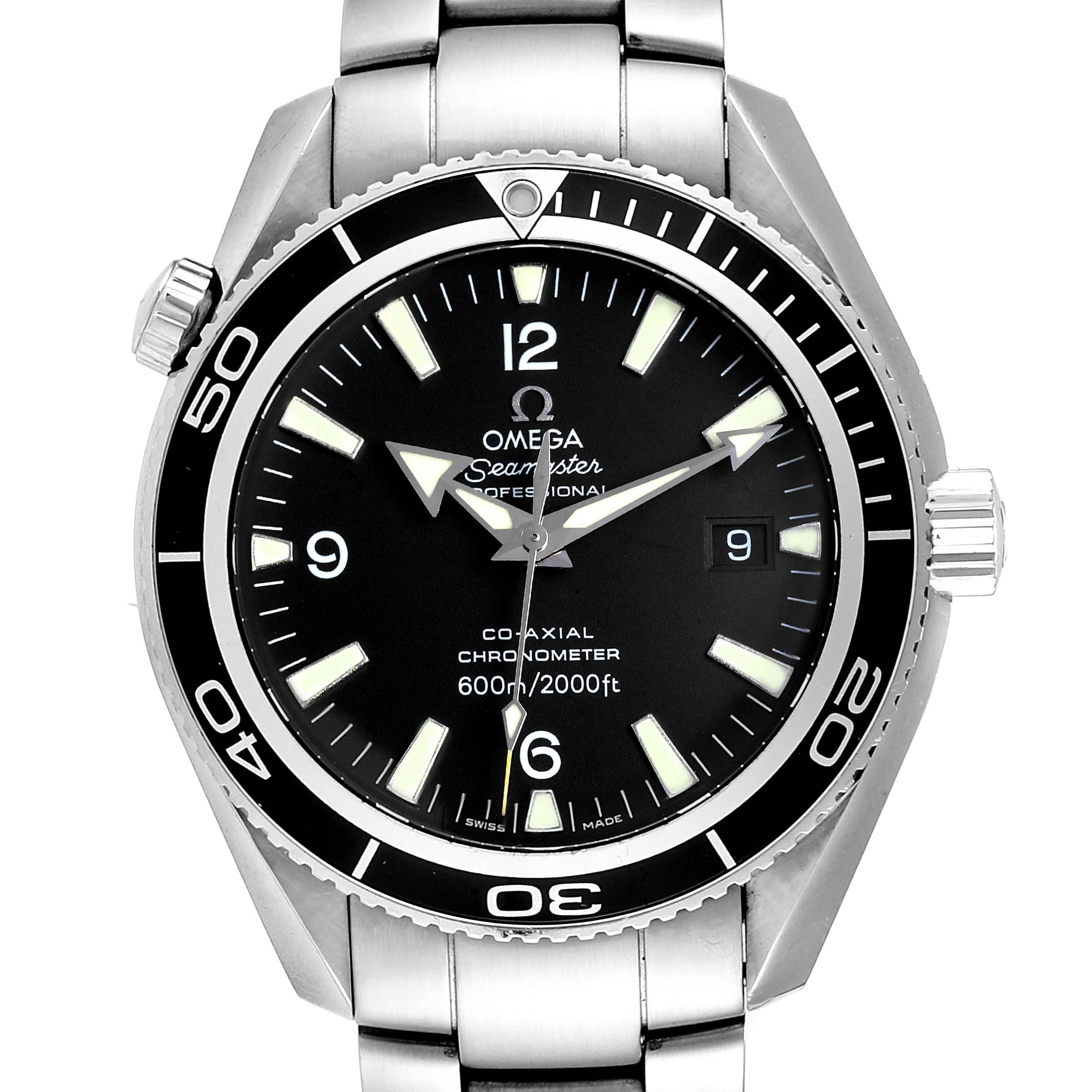 This image shows a front view of the Omega Planet Ocean 2201.50.00 Men
s Stainless Steel Black Dial 2201.50.00 Men
s Stainless Steel Black Dial model watch, highlighting its dial, bezel, and bracelet.