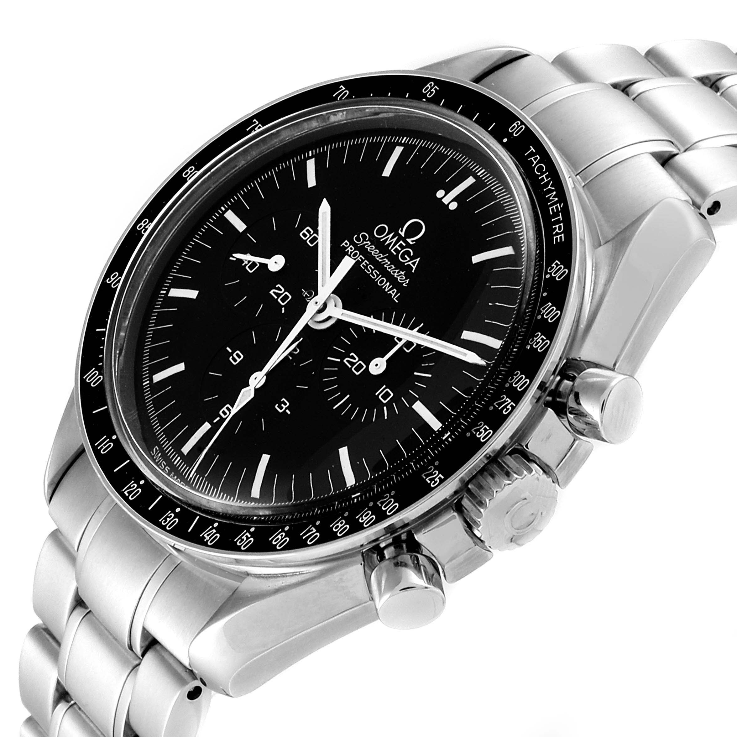The image shows an angled view of an Omega Speedmaster 3570.50.00 Men
s Stainless Steel Black Dial 3570.50.00 Men
s Stainless Steel Black Dial watch, focusing on its face, bezel, and stainless steel bracelet.