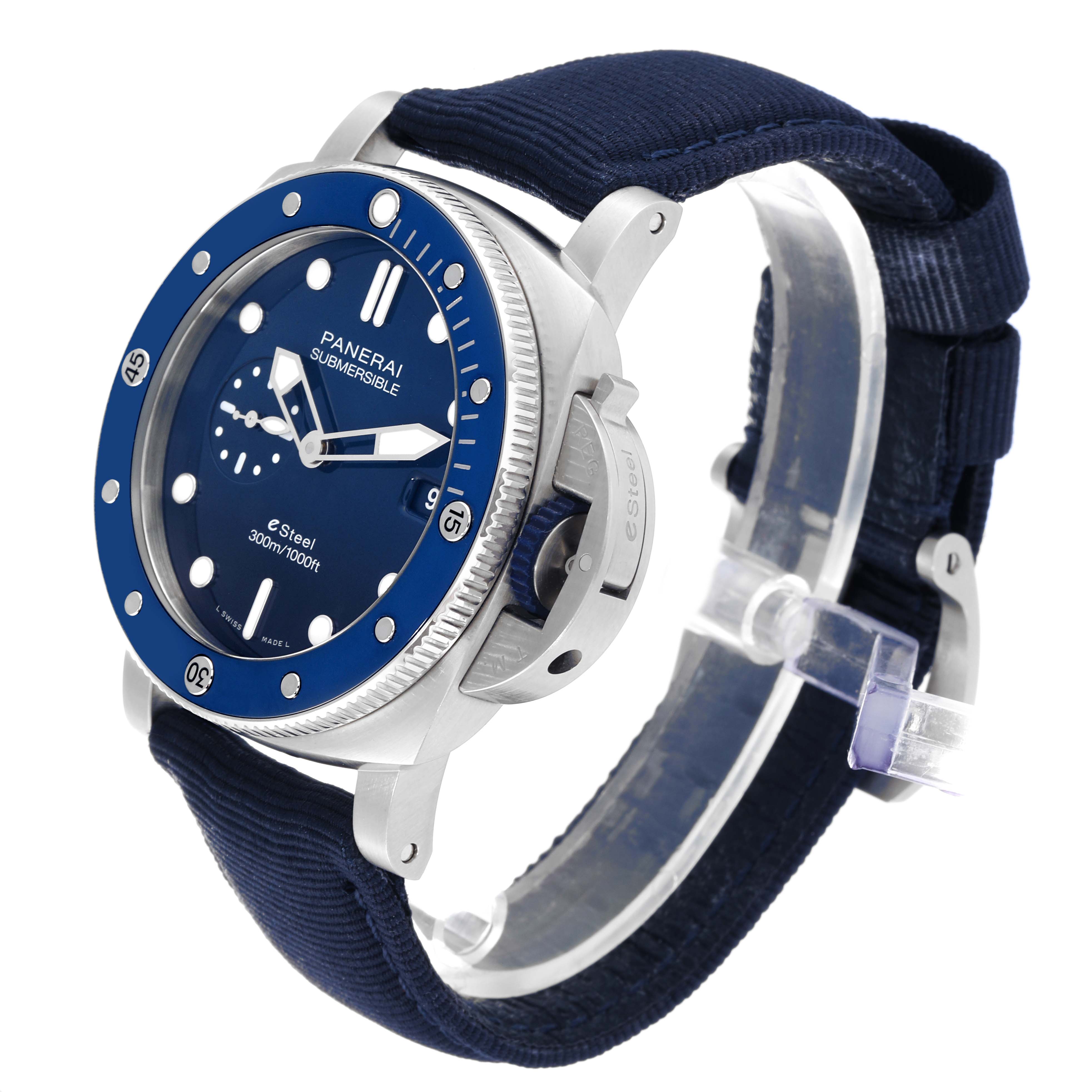 The image shows a Panerai Submersible PAM01289 Men
s Stainless Steel Blue Dial PAM01289 Men
s Stainless Steel Blue Dial watch from a front angle, focusing on its face, bezel, and strap.