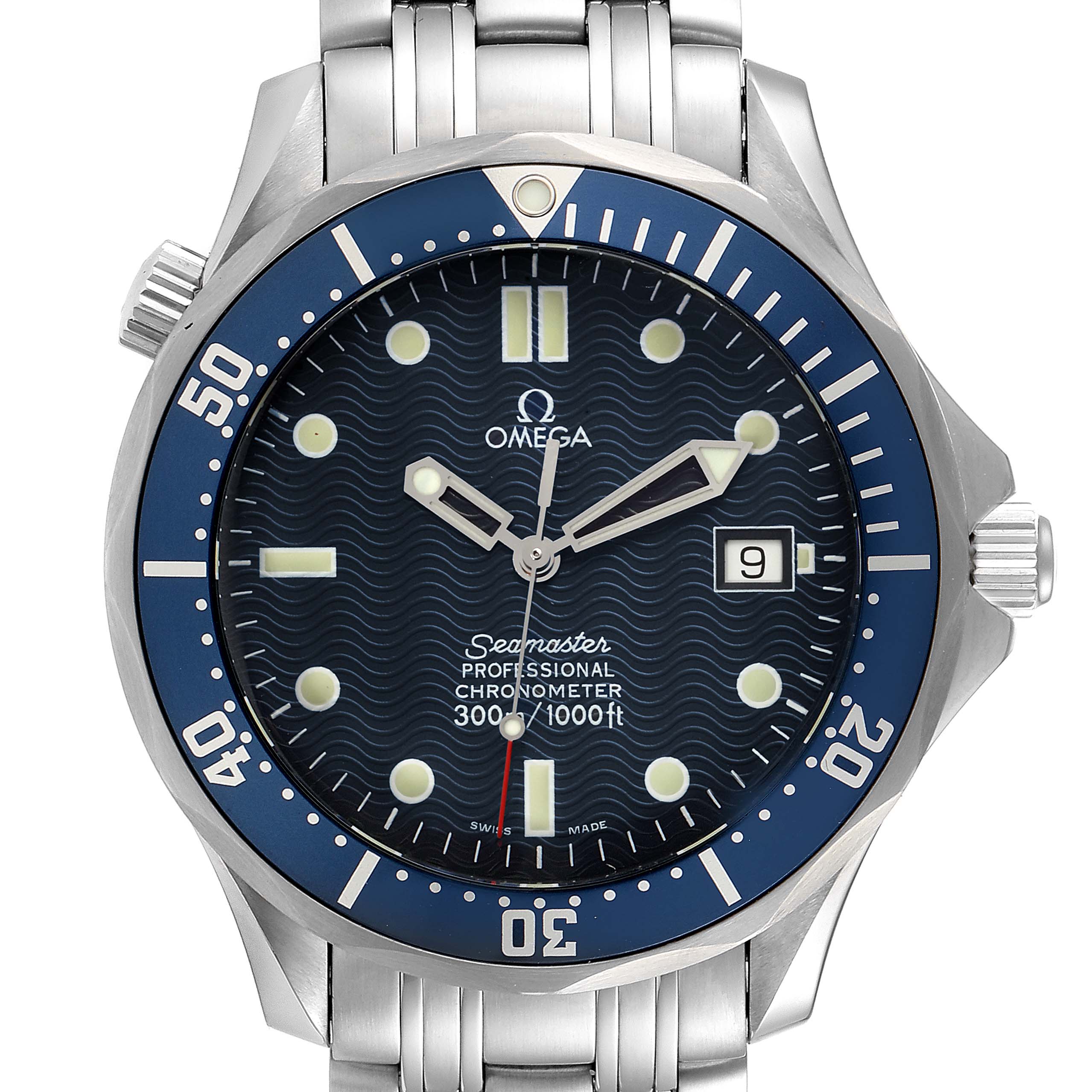 The image shows a frontal view of an Omega Seamaster 2531.80.00 Men
s Stainless Steel Blue Dial 2531.80.00 Men
s Stainless Steel Blue Dial watch, highlighting its blue bezel, dial, and stainless steel bracelet.