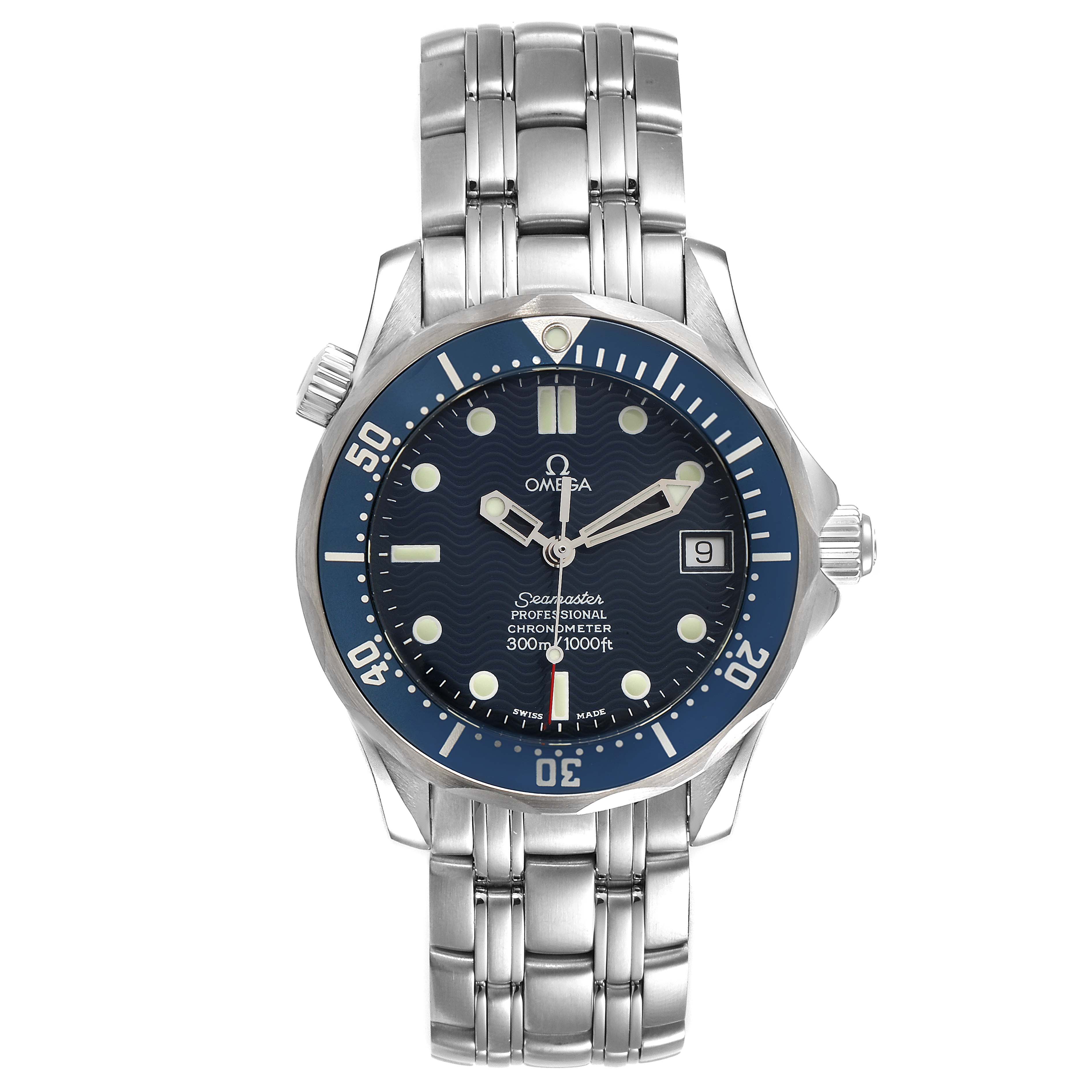 This image shows a front view of the Omega Seamaster 2551.80.00 Men
s Stainless Steel Blue Dial 2551.80.00 Men
s Stainless Steel Blue Dial watch, highlighting its dial, bezel, case, and bracelet.