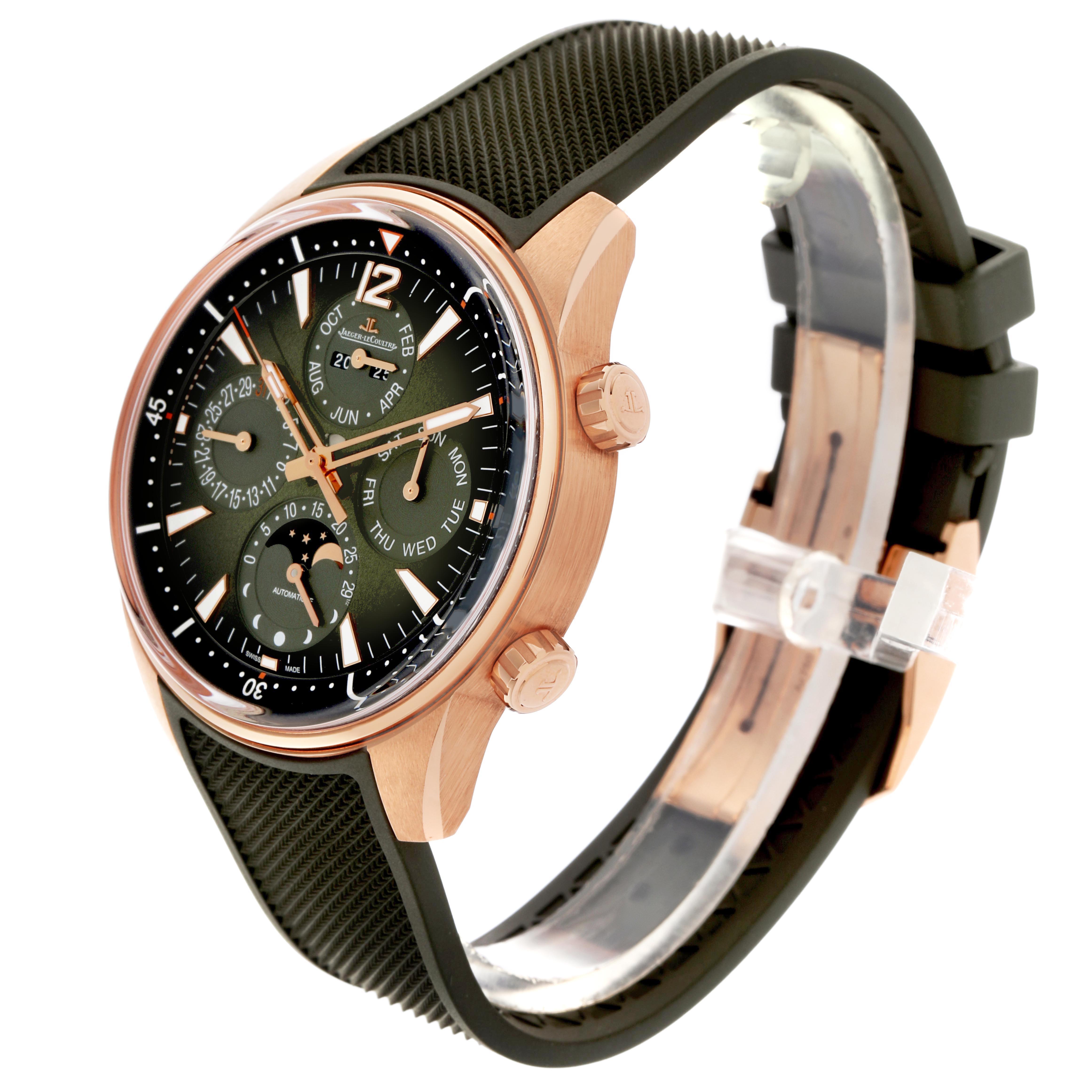 The Jaeger LeCoultre Polaris Q908263J/842.2.A8.S Men
s Rose Gold Green Dial Q908263J/842.2.A8.S Men
s Rose Gold Green Dial watch is shown at a front-side angle, highlighting the dial, case, and strap.