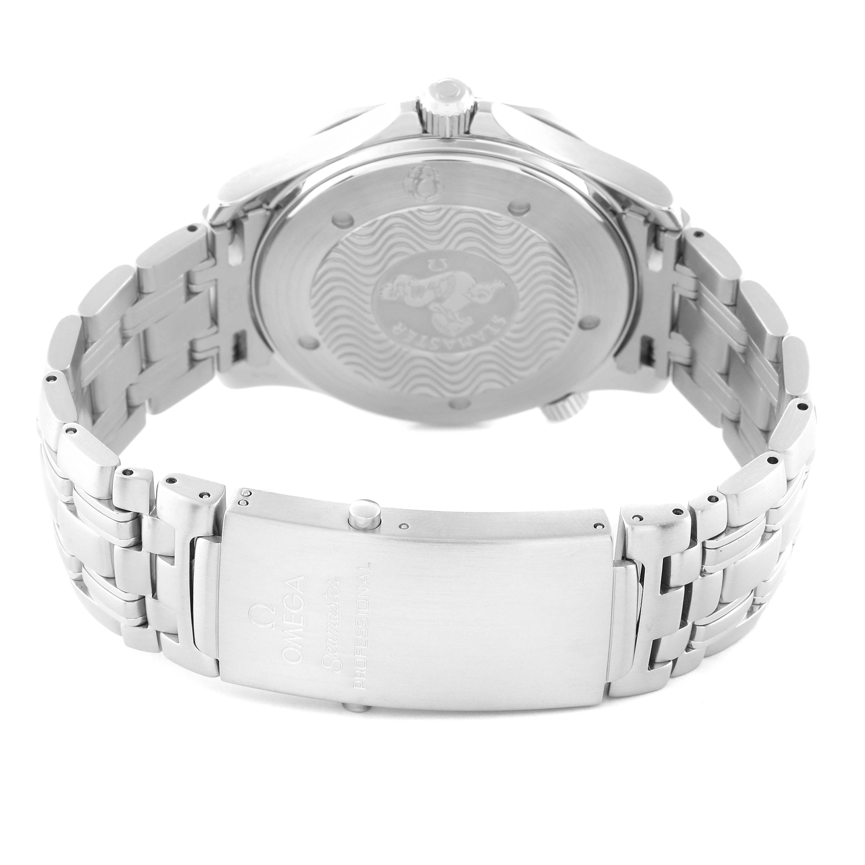 The image shows the back and clasp of an Omega Seamaster 2531.80.00 Men
s Stainless Steel Blue Dial 2531.80.00 Men
s Stainless Steel Blue Dial watch, highlighting its bracelet and case back.