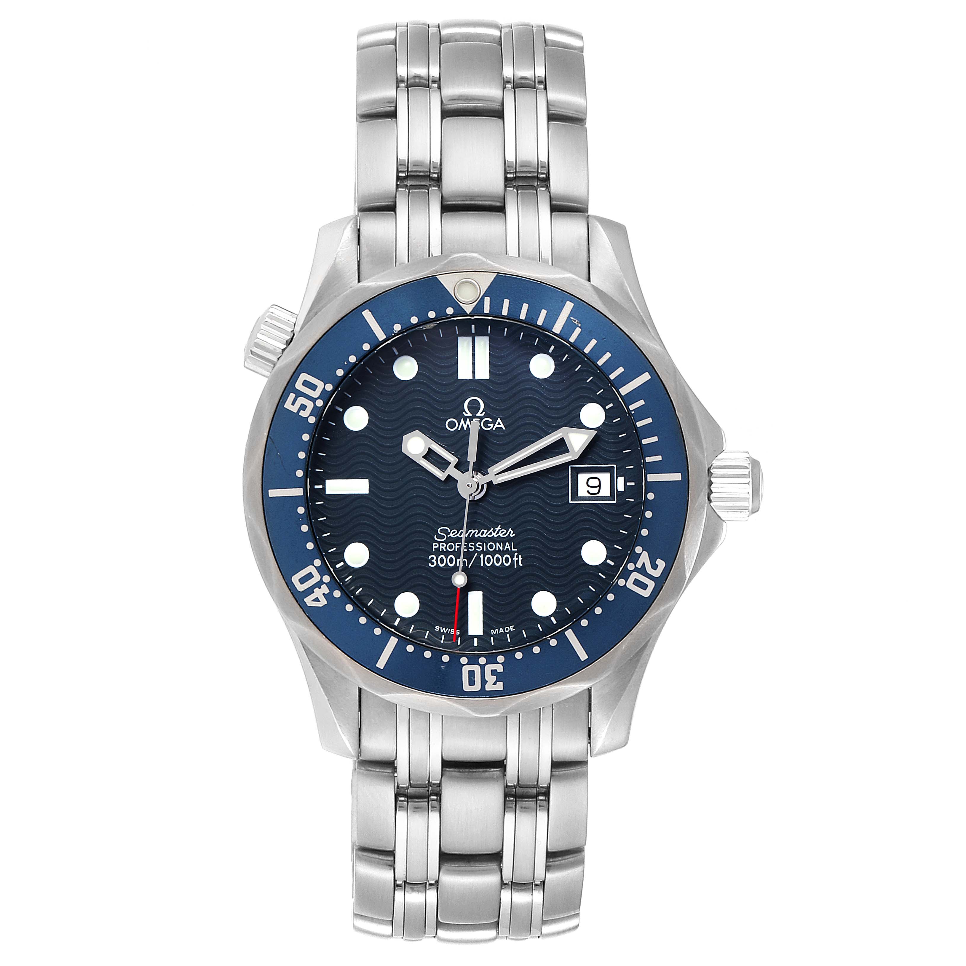 The image shows a front view of an Omega Seamaster 2561.80.00 Men
s Stainless Steel Blue Dial 2561.80.00 Men
s Stainless Steel Blue Dial watch, highlighting its dial, bezel, and metallic bracelet.