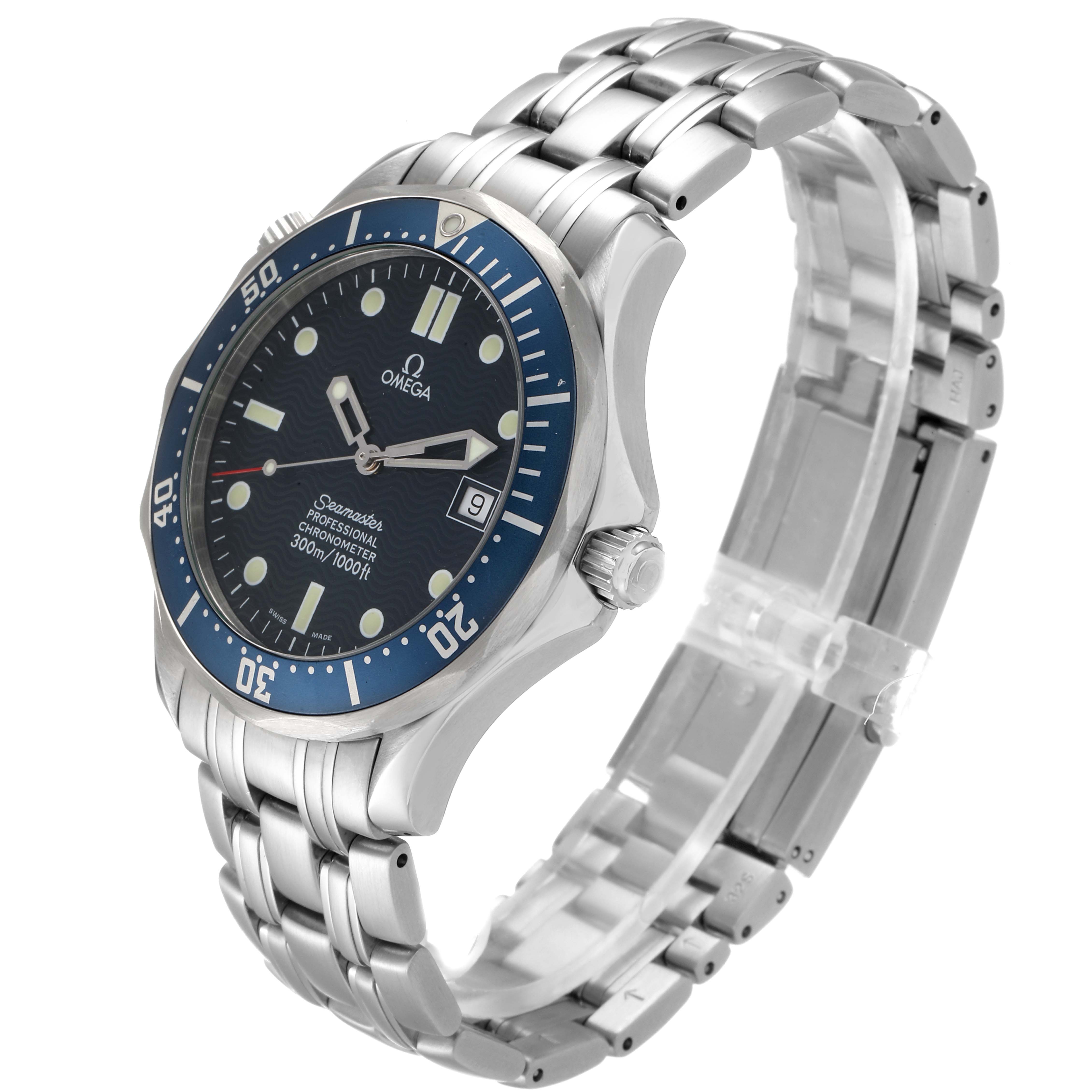 This image shows the Omega Seamaster 2531.80.00 Men
s Stainless Steel Blue Dial 2531.80.00 Men
s Stainless Steel Blue Dial watch at a three-quarter view, highlighting its face, bezel, crown, and stainless steel band.