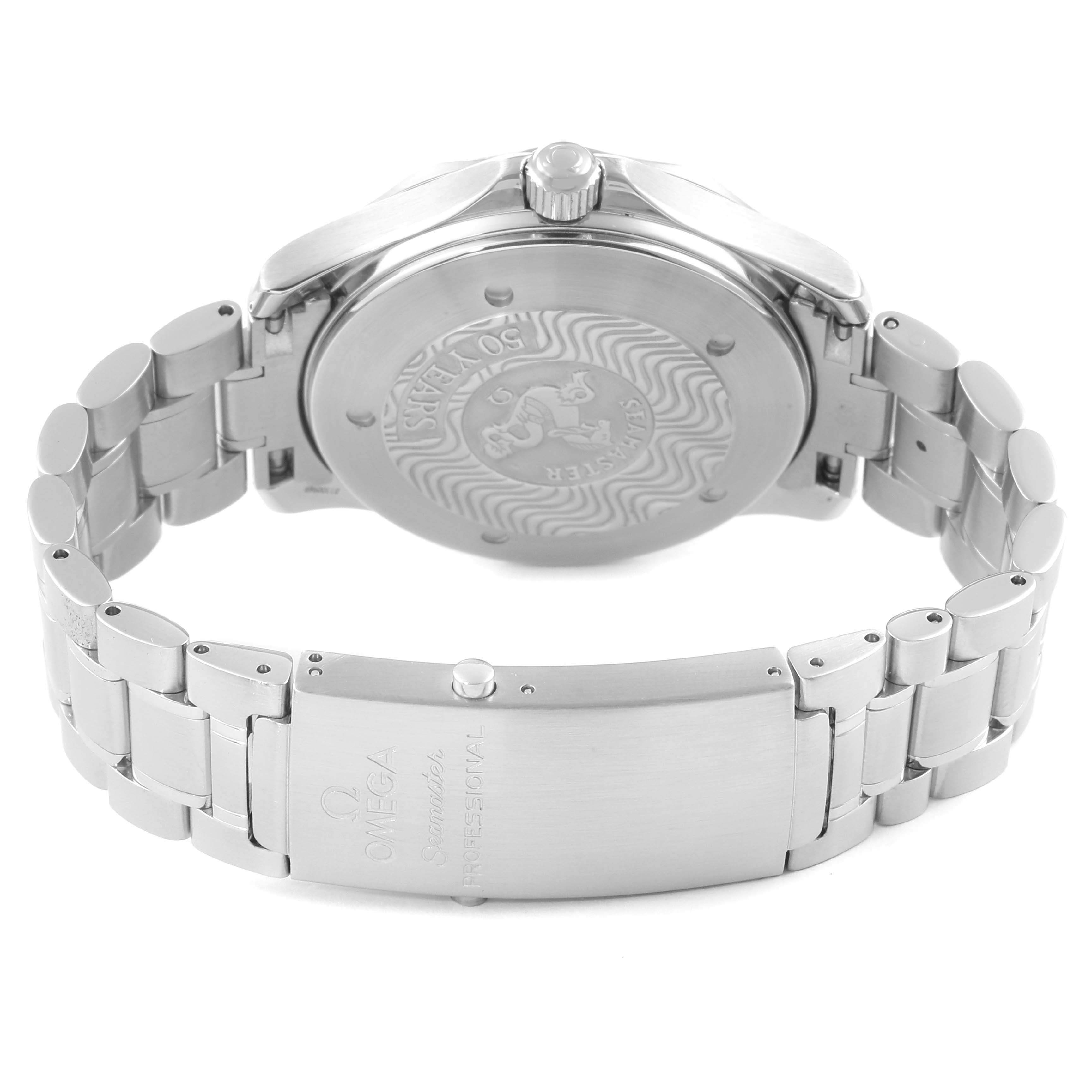 The image shows the back case and bracelet of an Omega Seamaster 2234.50.00 Men
s Stainless Steel Black Dial 2234.50.00 Men
s Stainless Steel Black Dial watch, including the clasp and engraved back cover.