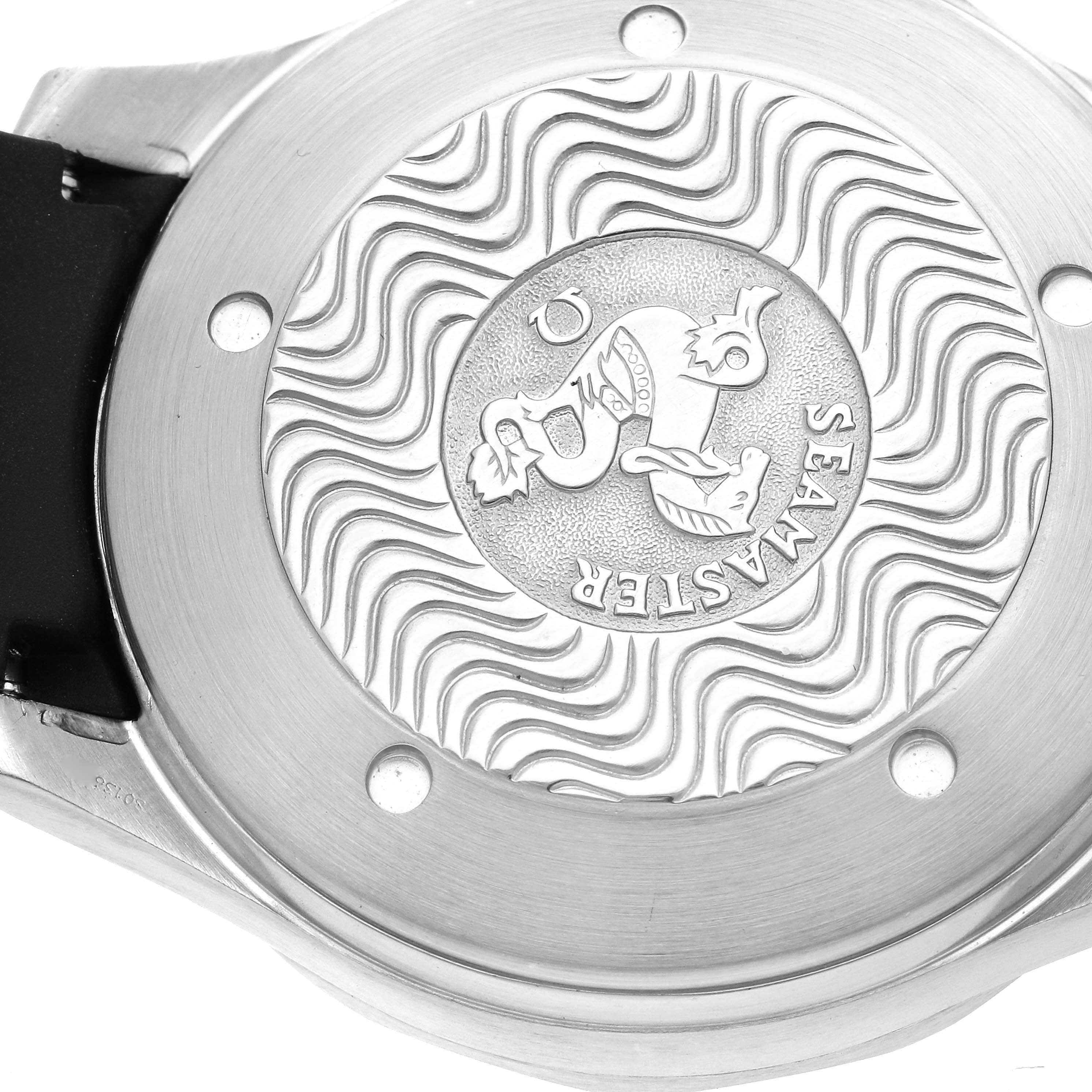 The image shows the back of an Omega Seamaster 2538.20.00 Men
s Stainless Steel White Dial 2538.20.00 Men
s Stainless Steel White Dial watch, highlighting the engraved logo and wave pattern.