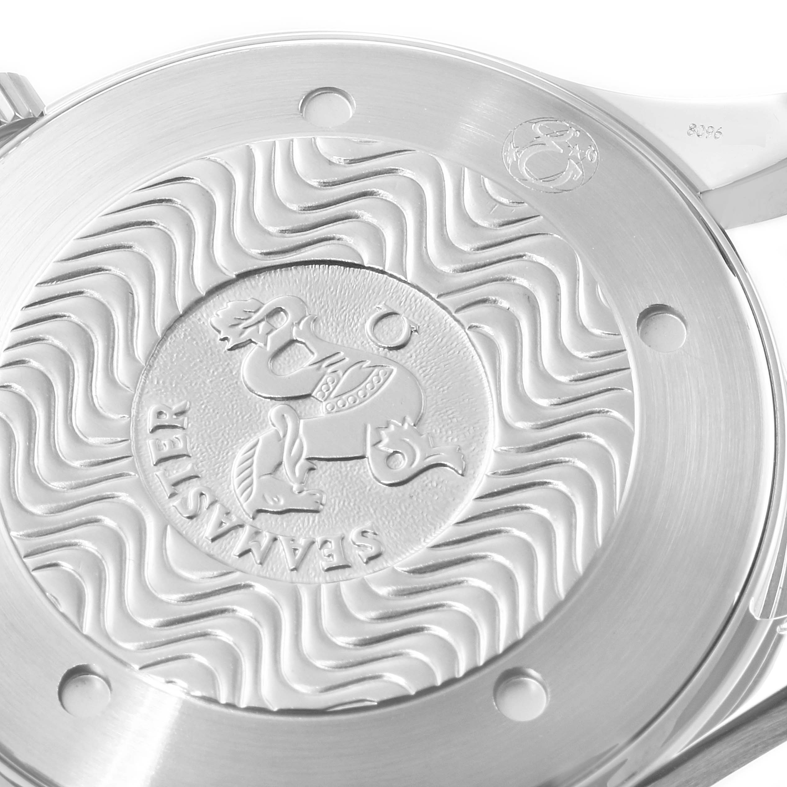 This image shows the intricate design on the back case of an Omega Seamaster 2531.80.00 Men
s Stainless Steel Blue Dial 2531.80.00 Men
s Stainless Steel Blue Dial watch.