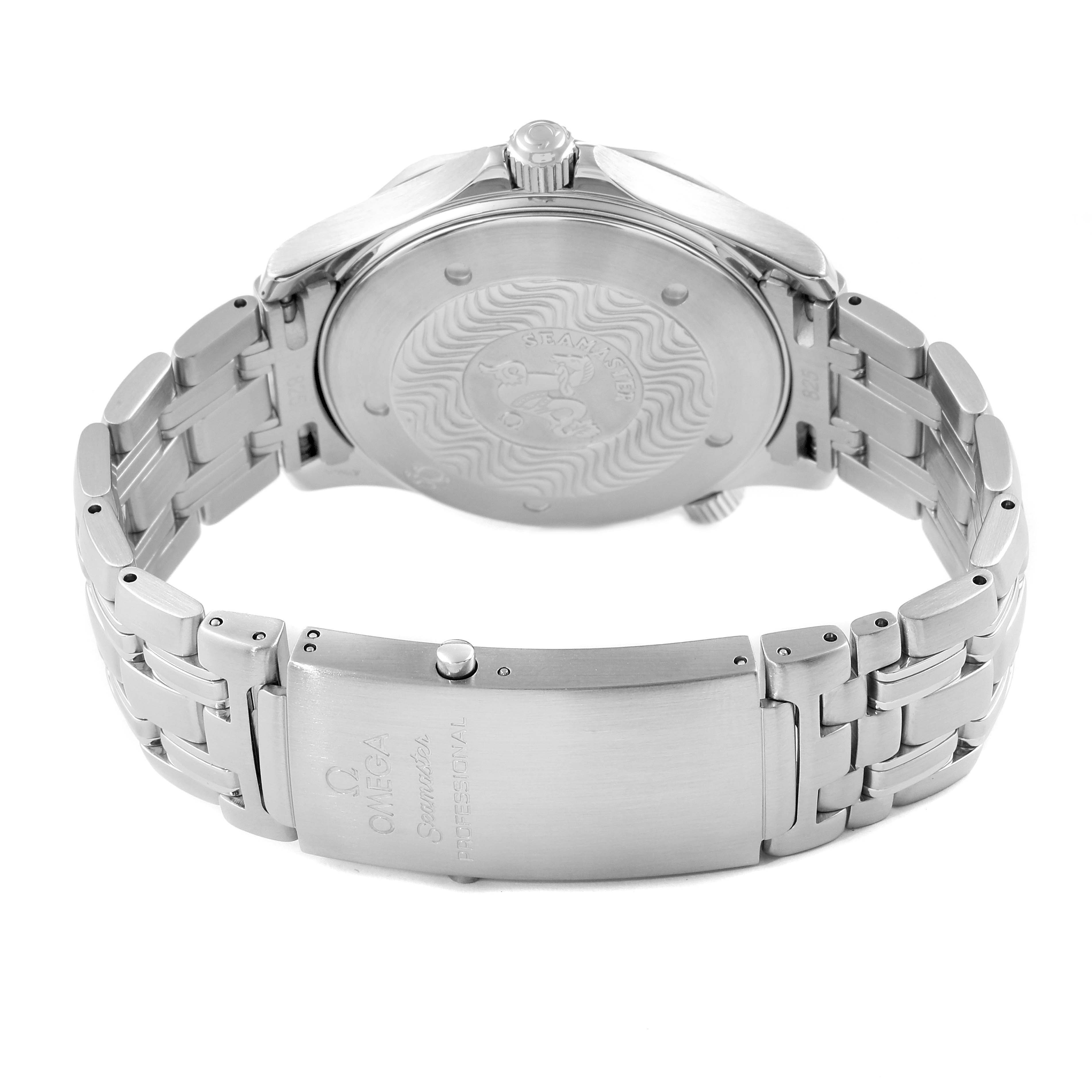 The image shows the back and clasp of the Omega Seamaster 2531.80.00 Men
s Stainless Steel Blue Dial 2531.80.00 Men
s Stainless Steel Blue Dial watch, highlighting its stainless steel bracelet and engraved logo.